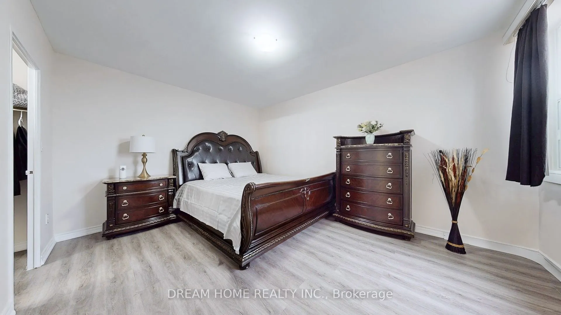 5 Massey Square, #1815
