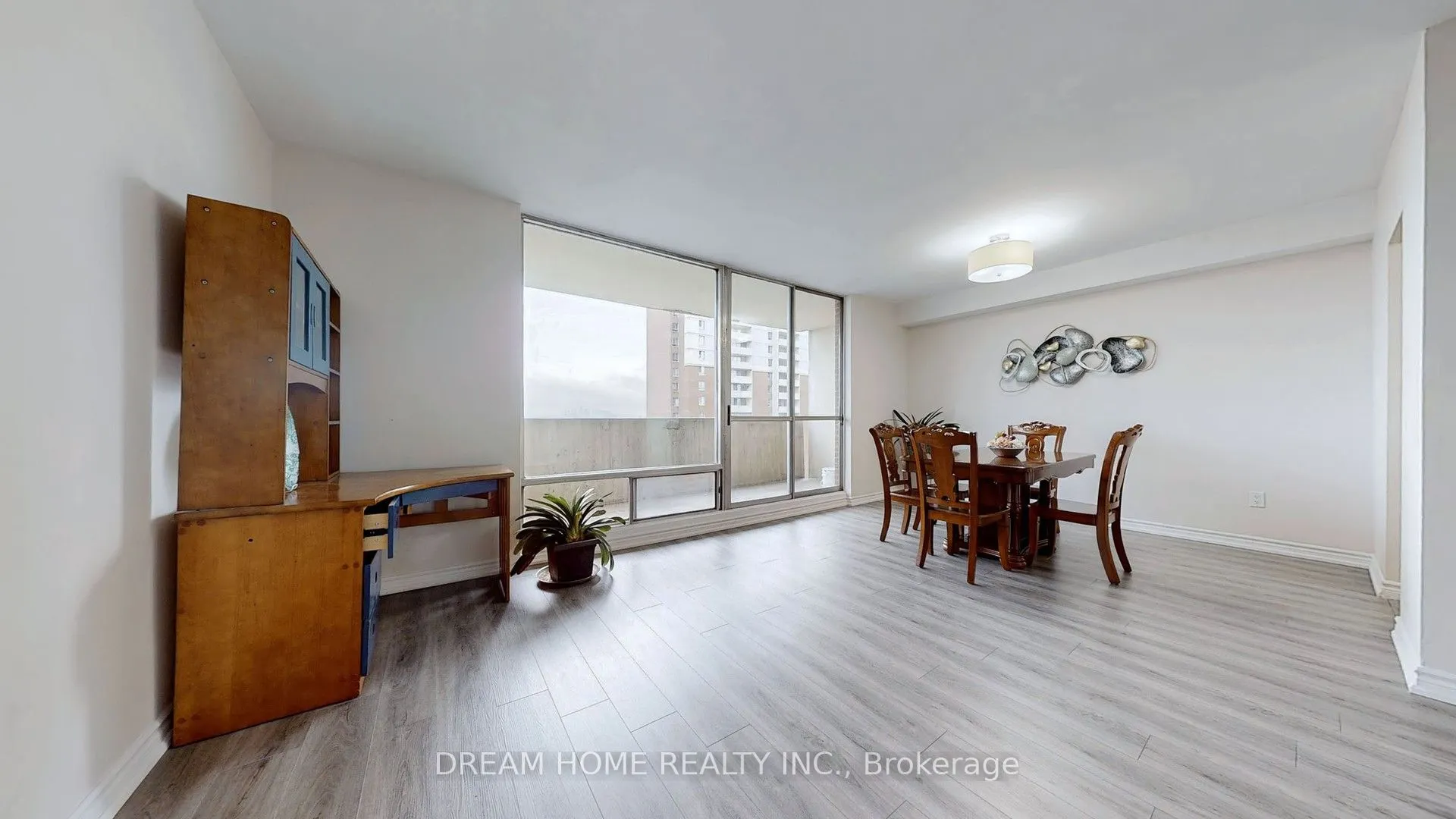 5 Massey Square, #1815