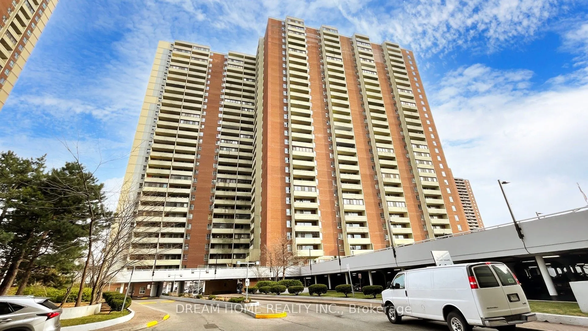 5 Massey Square, #1815
