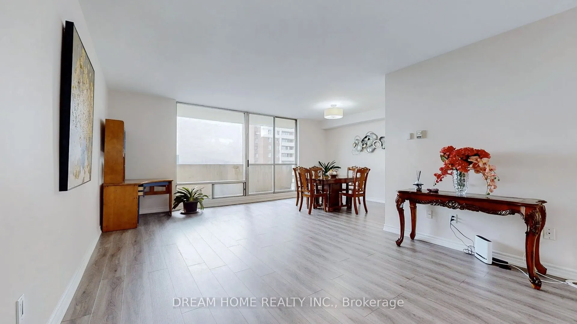 5 Massey Square, #1815