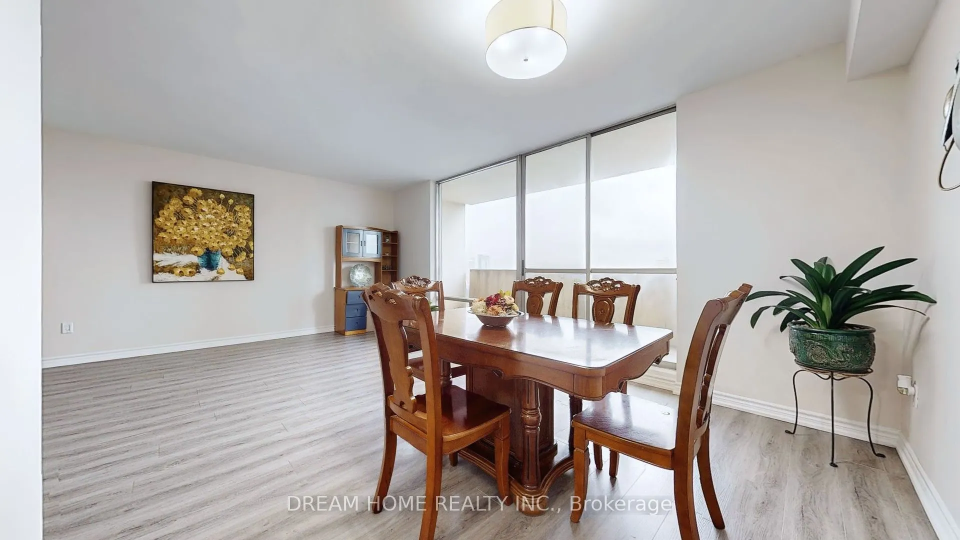 5 Massey Square, #1815