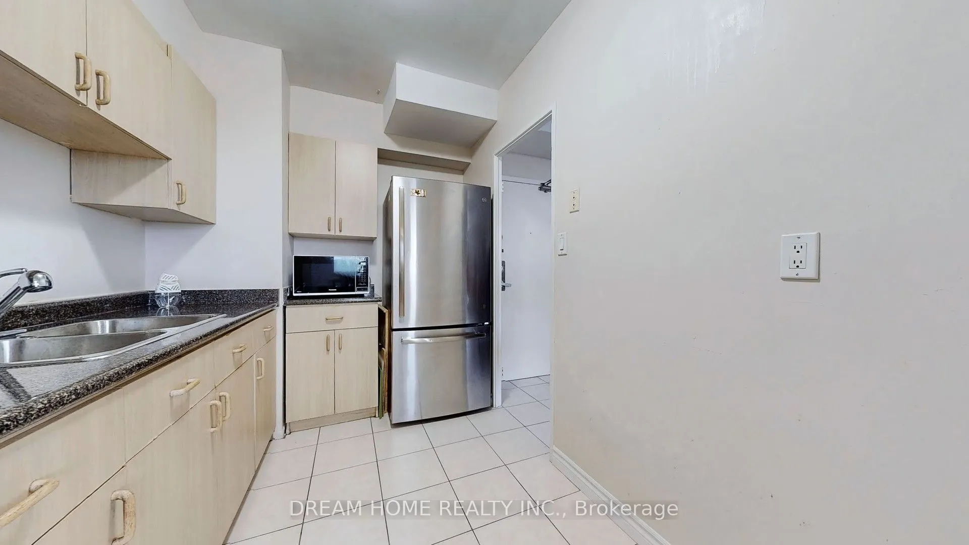 5 Massey Square, #1815