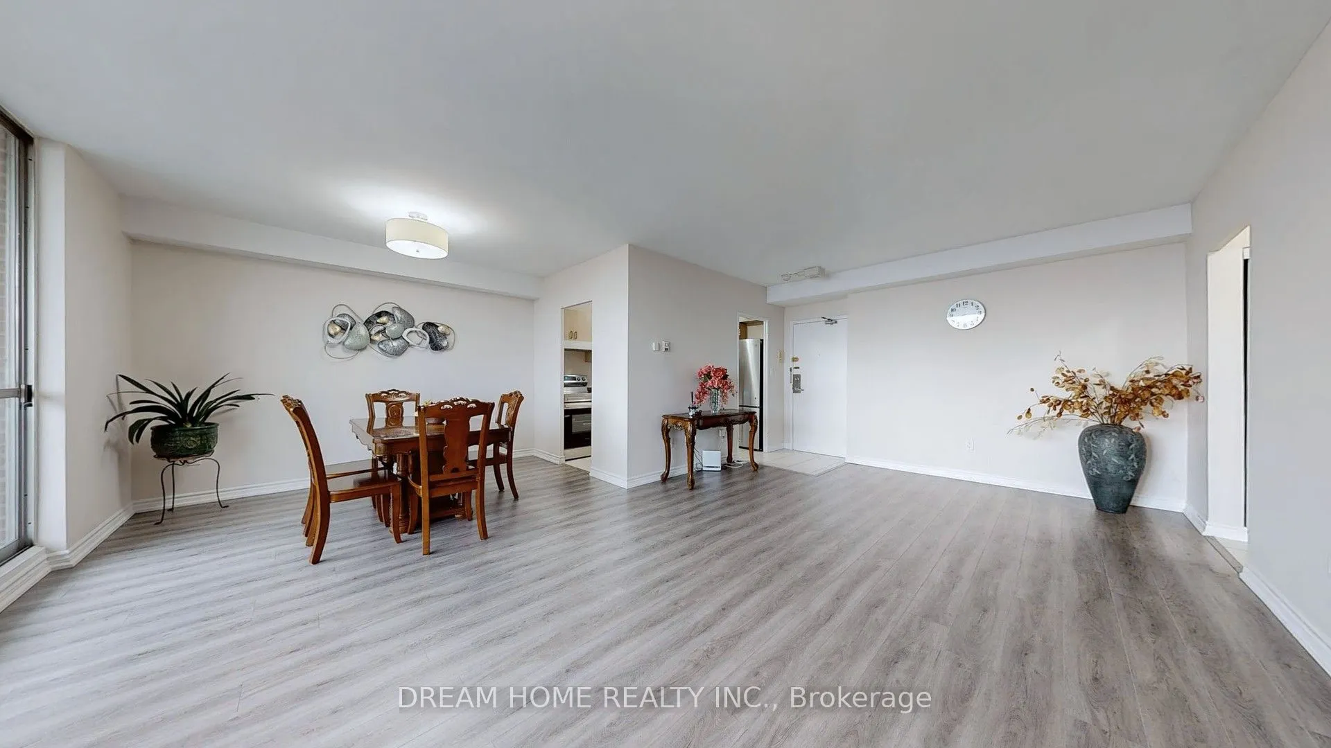 5 Massey Square, #1815