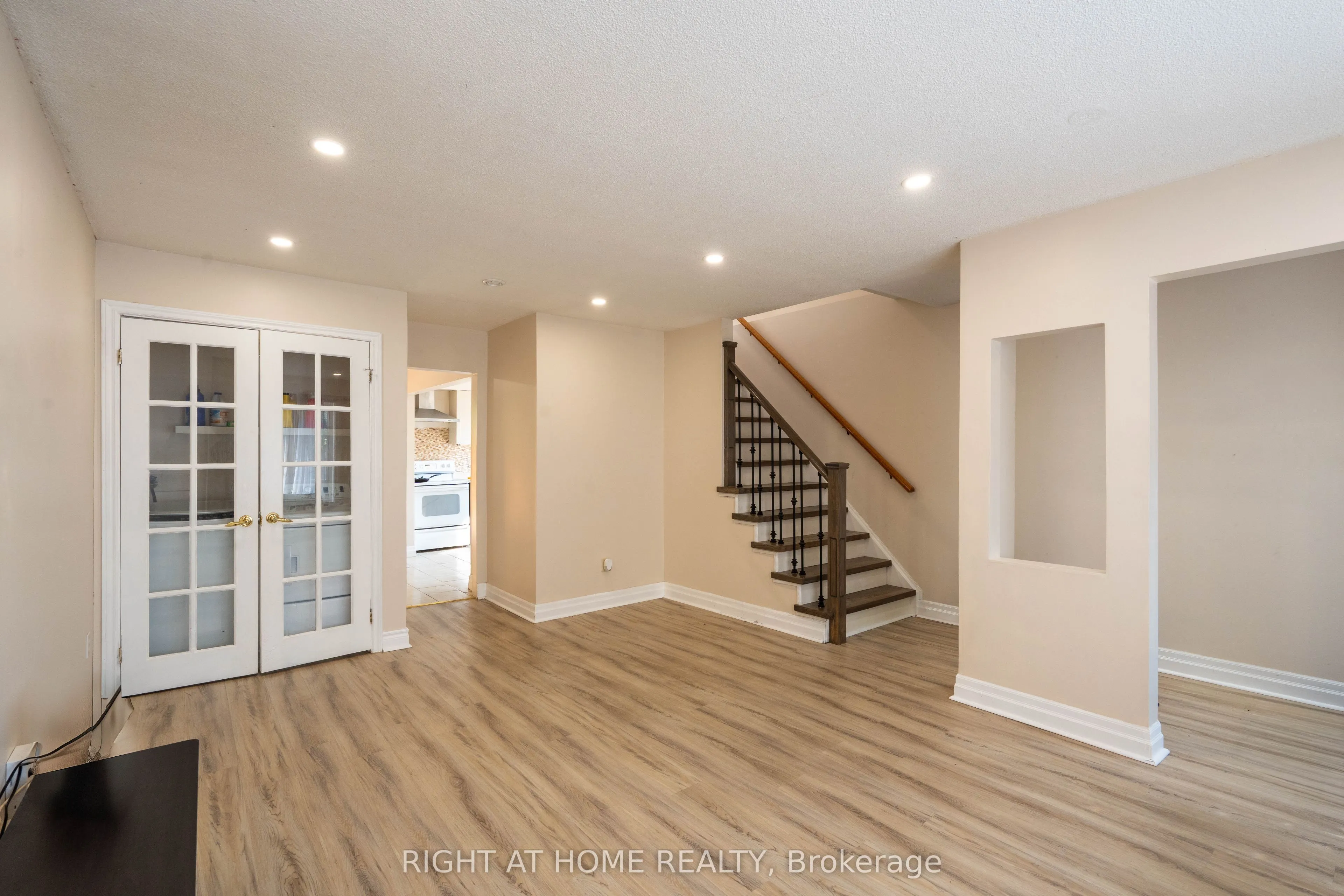 649 Balsam Crescent
