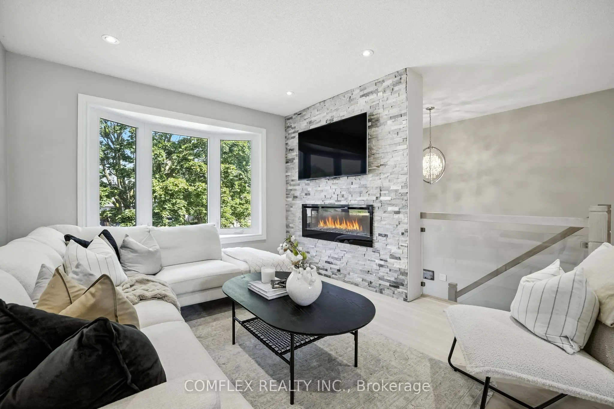 85 Pinedale Crescent