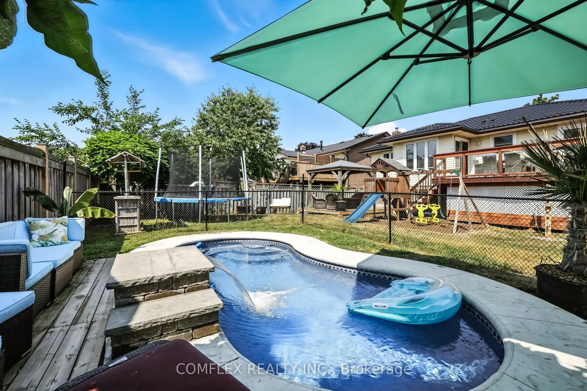 85 Pinedale Crescent