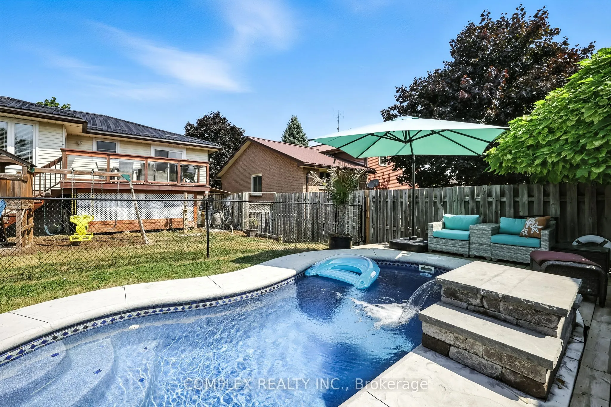 85 Pinedale Crescent
