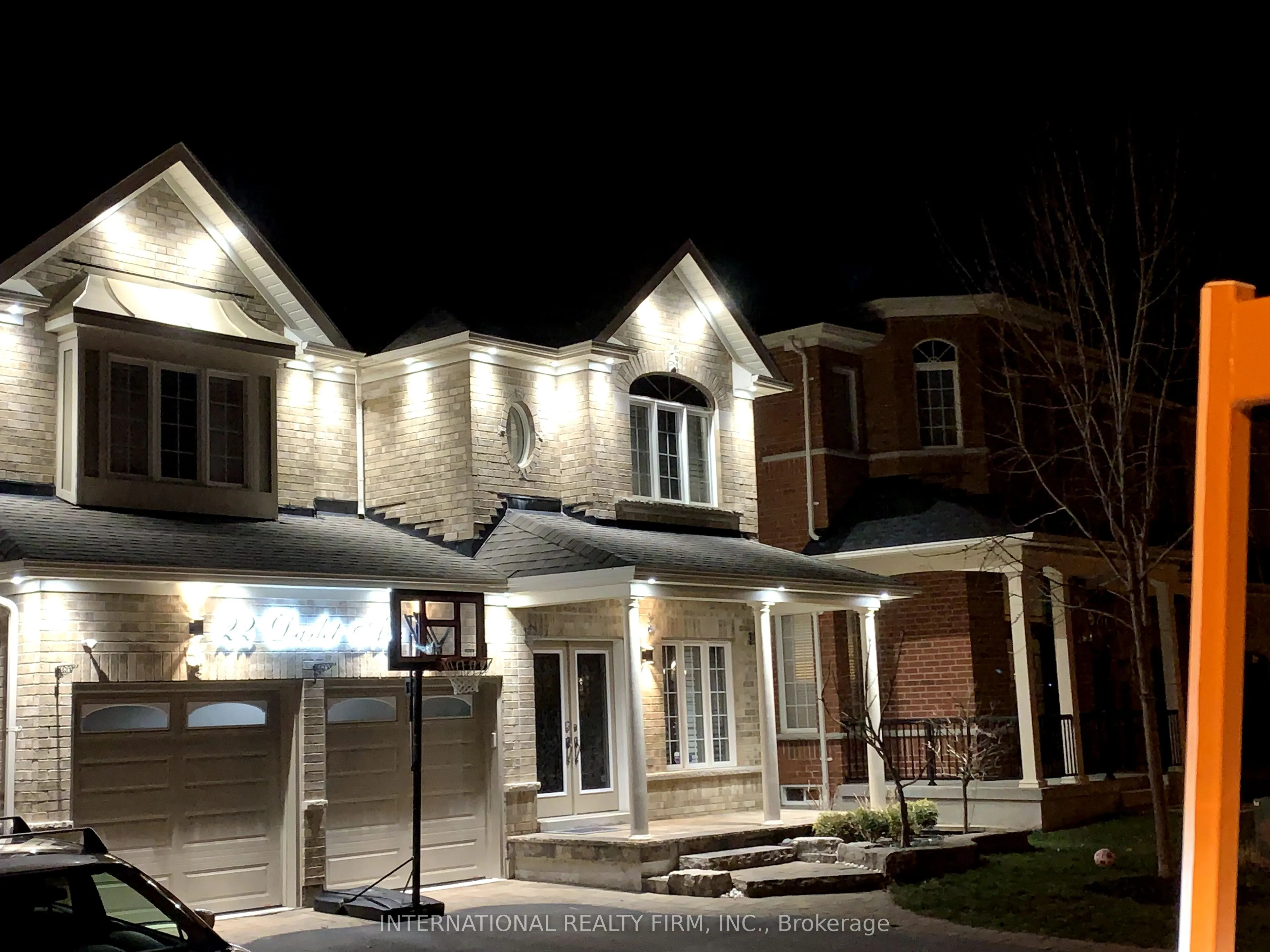 22 Darlet Avenue