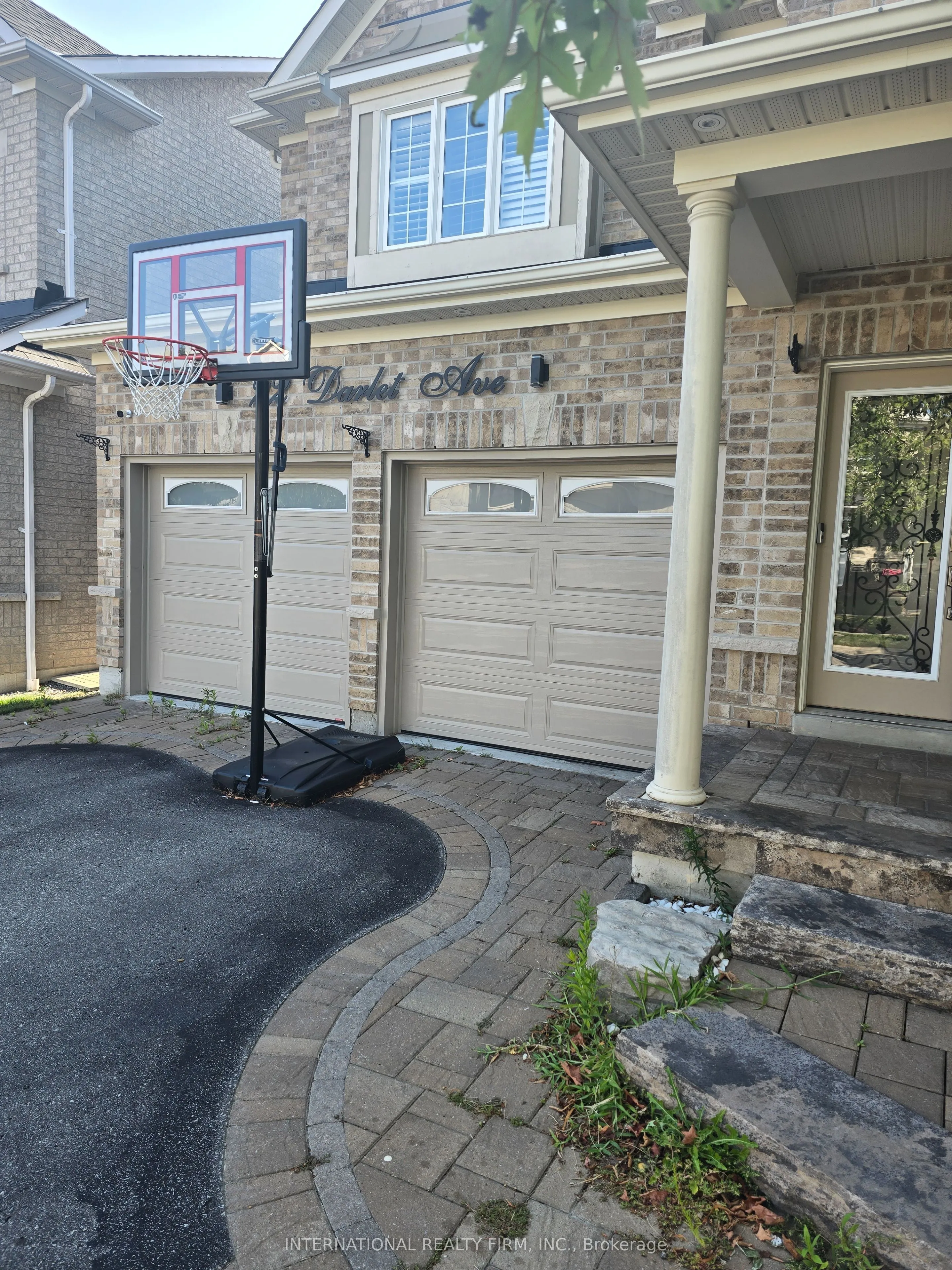 22 Darlet Avenue