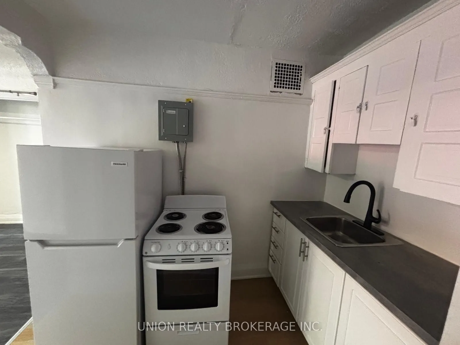 84 Willow Avenue S, #29