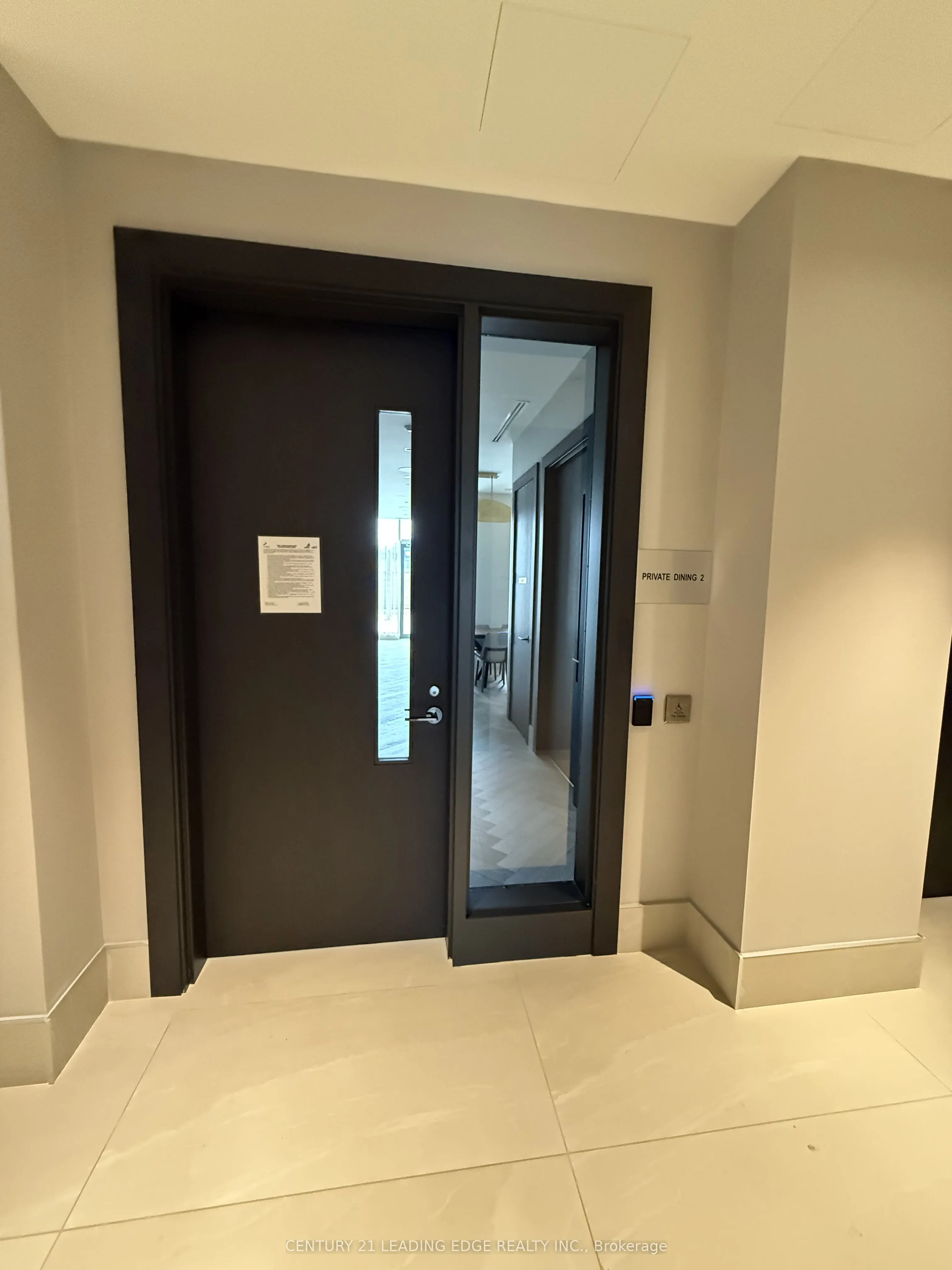 2545 Simcoe Street N, #810