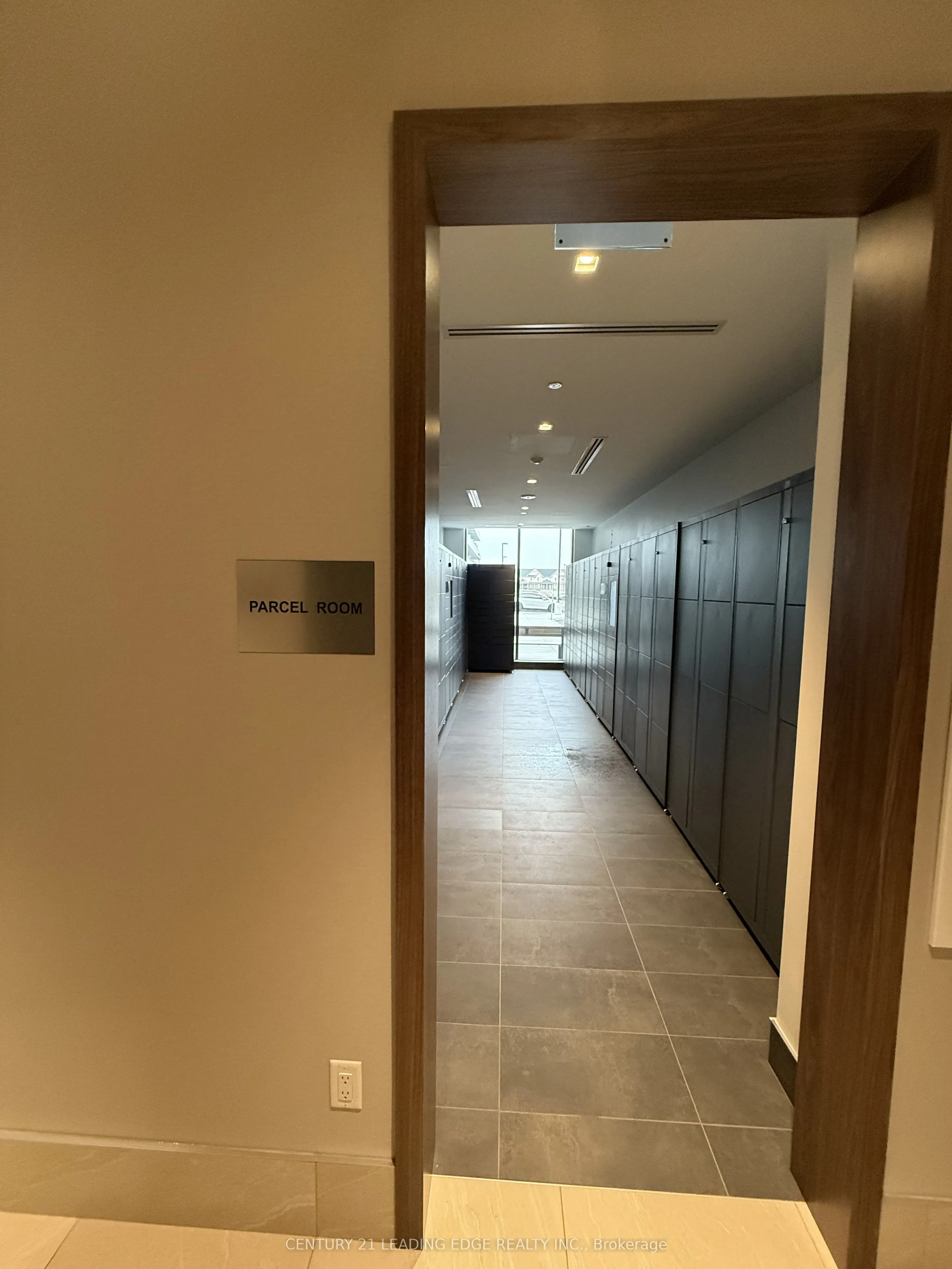 2545 Simcoe Street N, #810