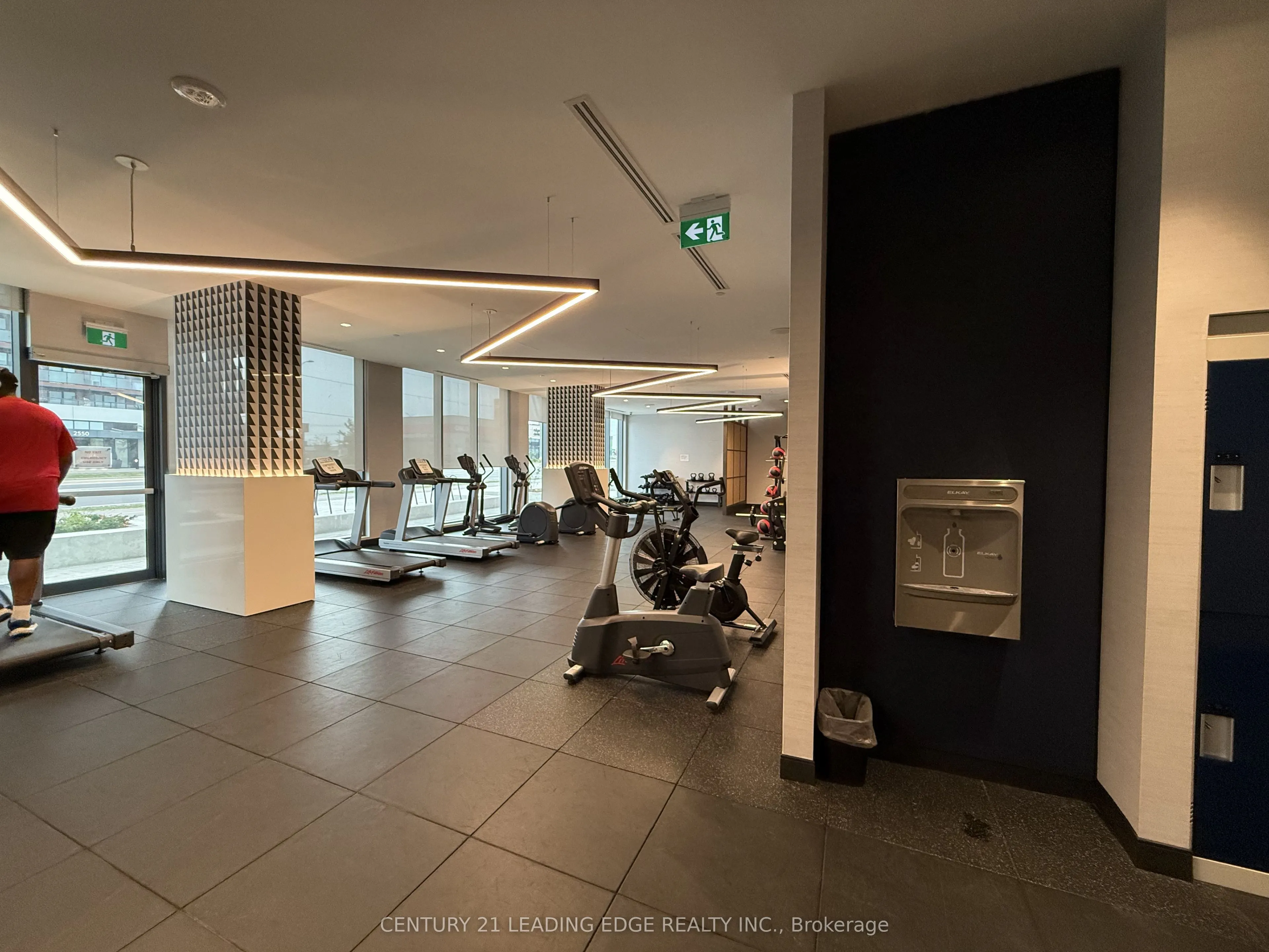 2545 Simcoe Street N, #810