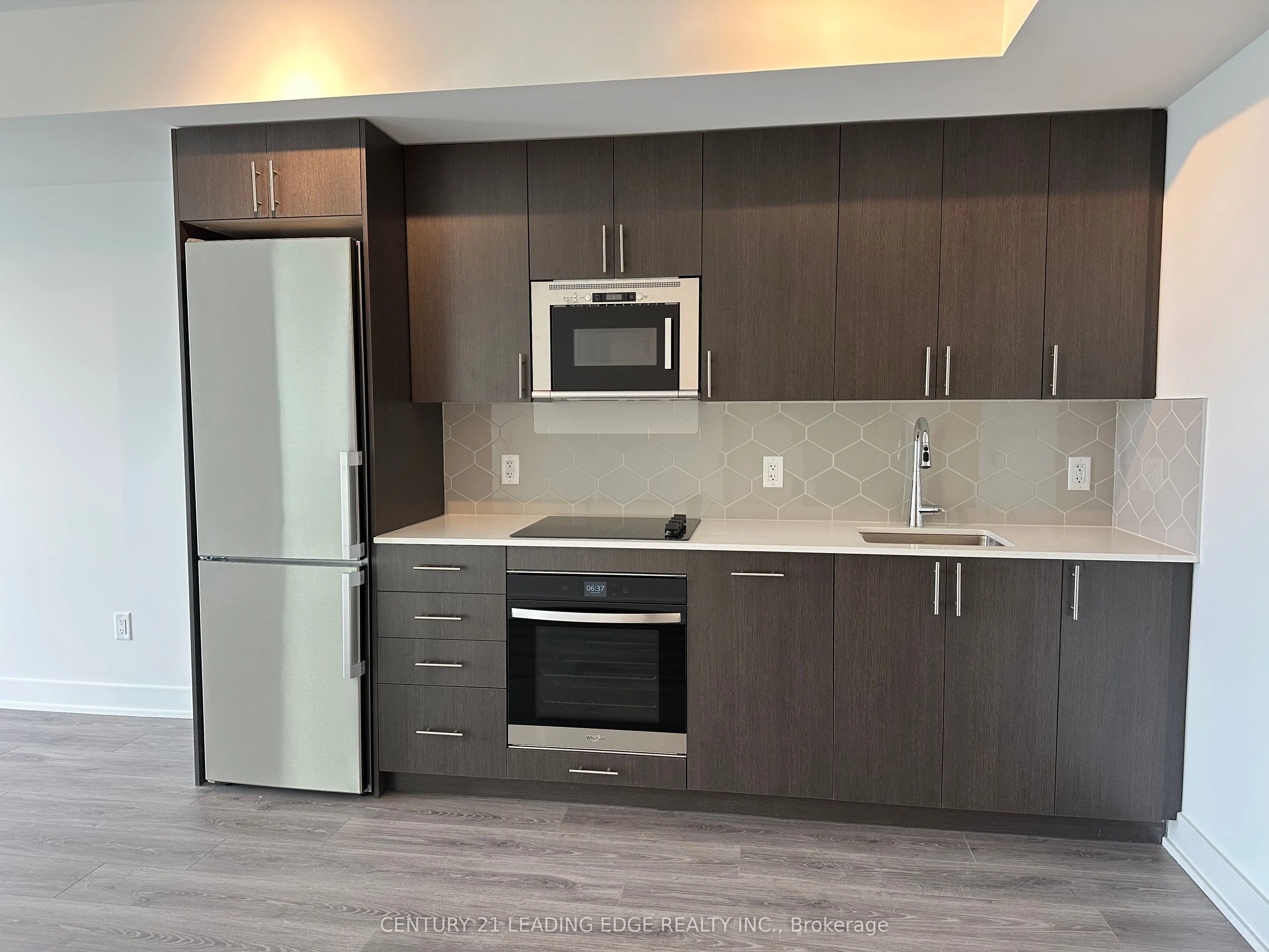 2545 Simcoe Street N, #810