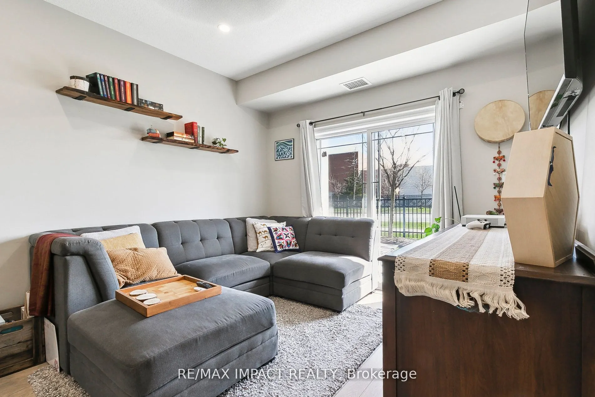 1 Sidney Lane, #L-05