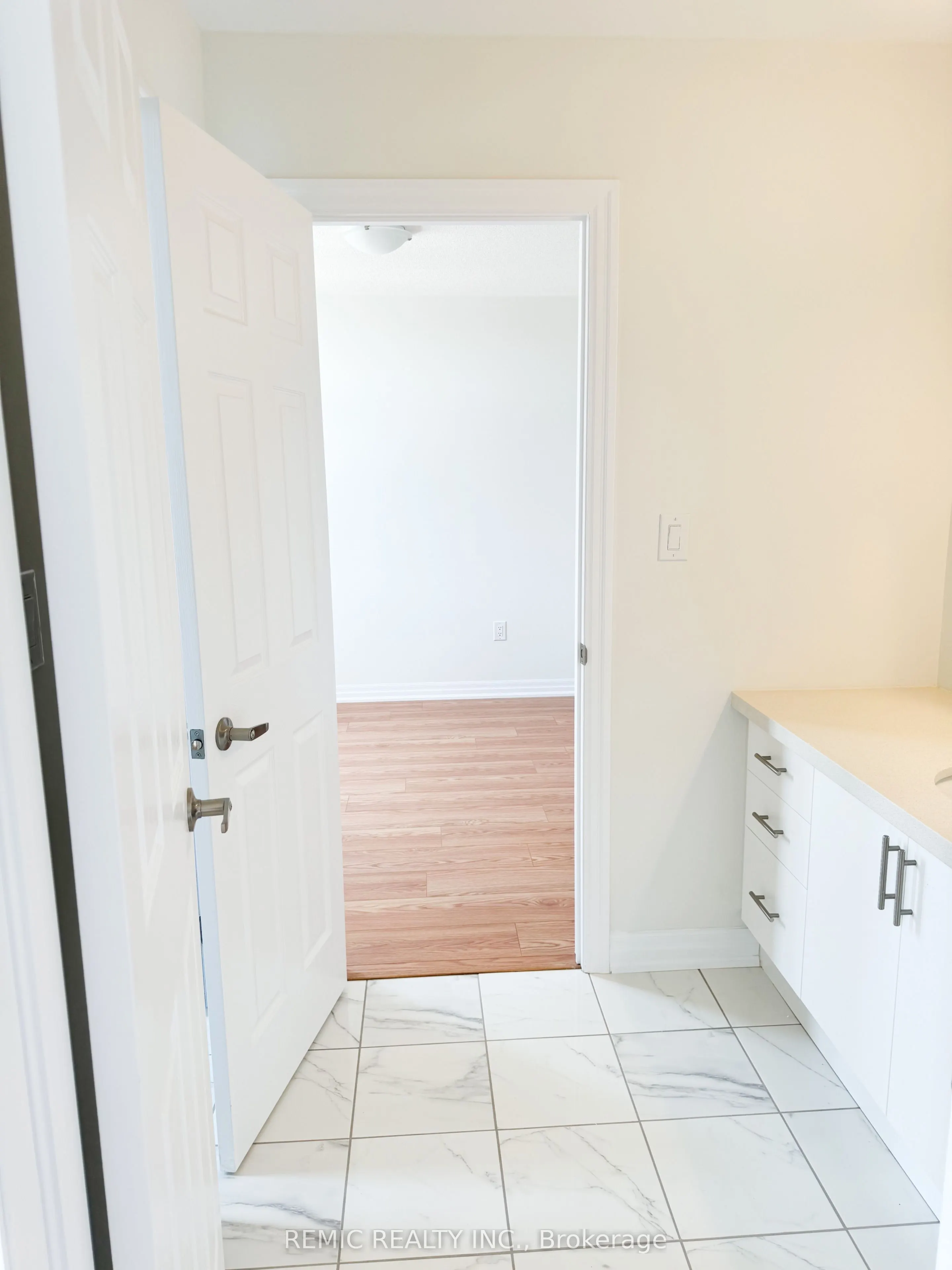 242 Flood Avenue