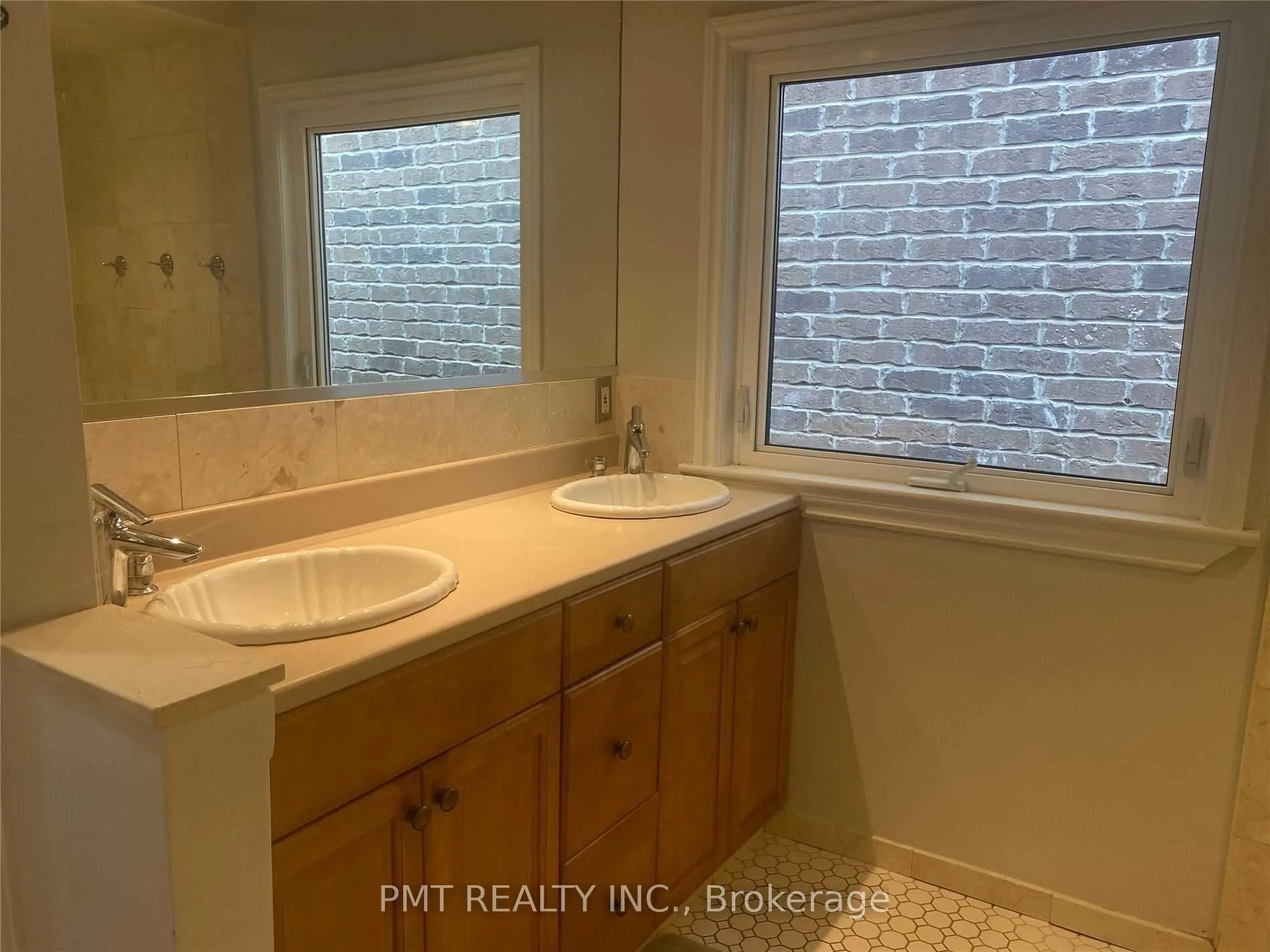 41 Park Street, #Main