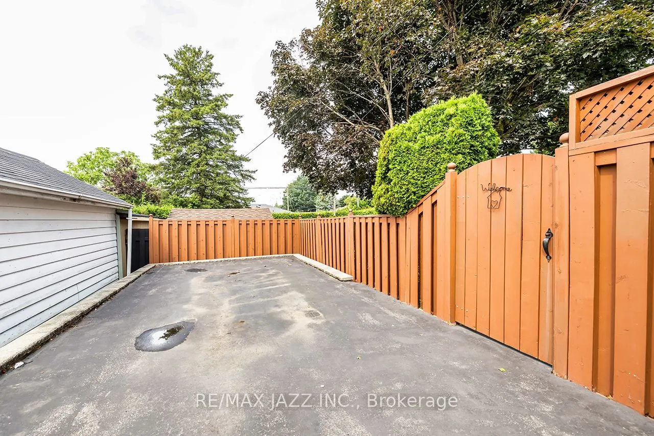 114 Fernhill Boulevard