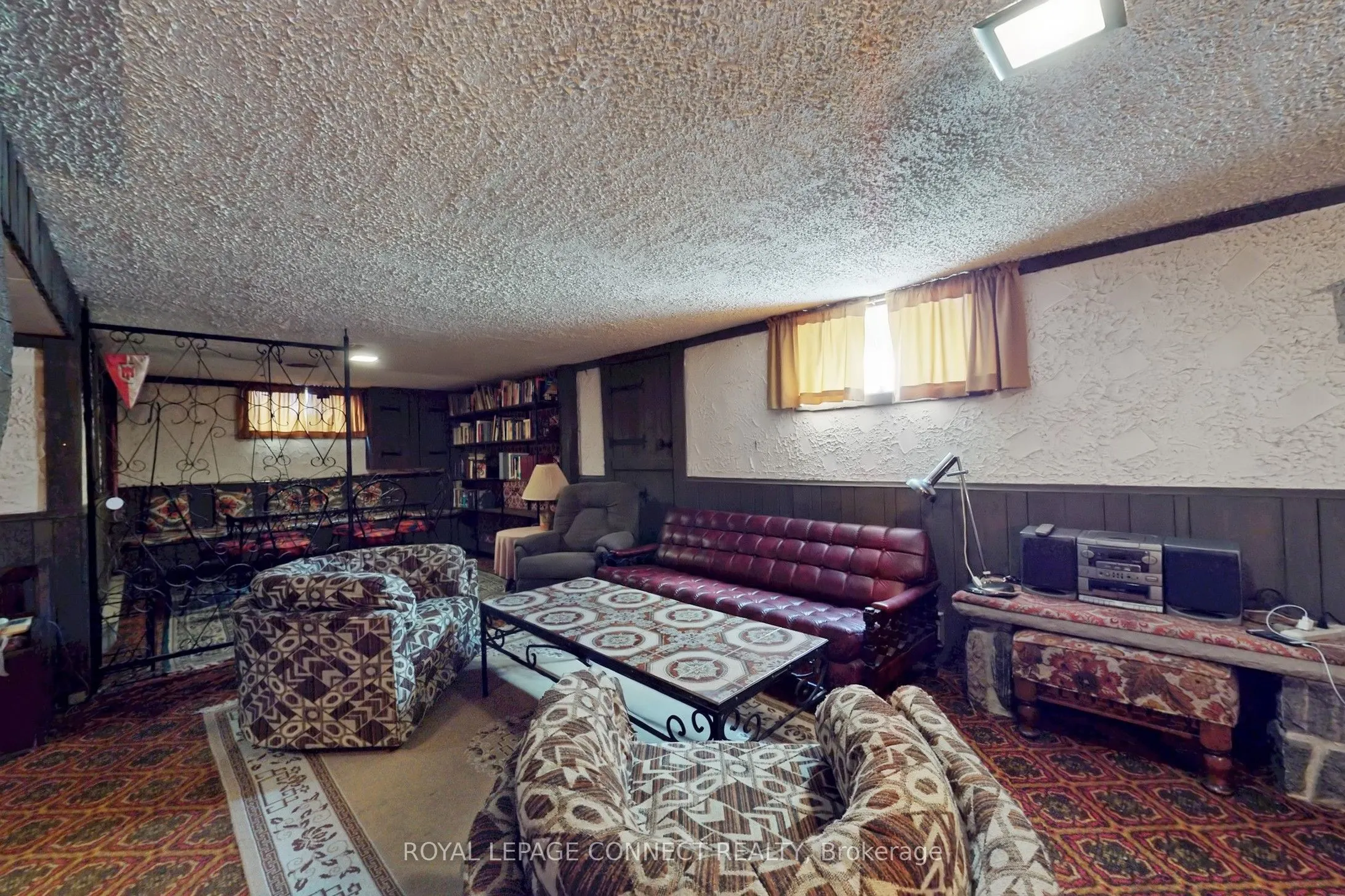 20 Brinloor Boulevard