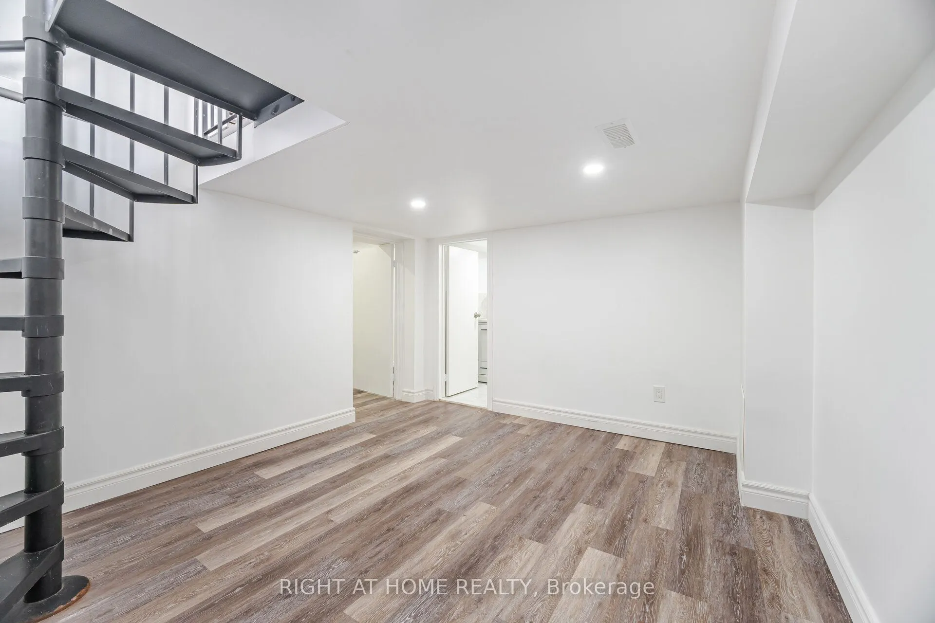 348 Bellamy Road N