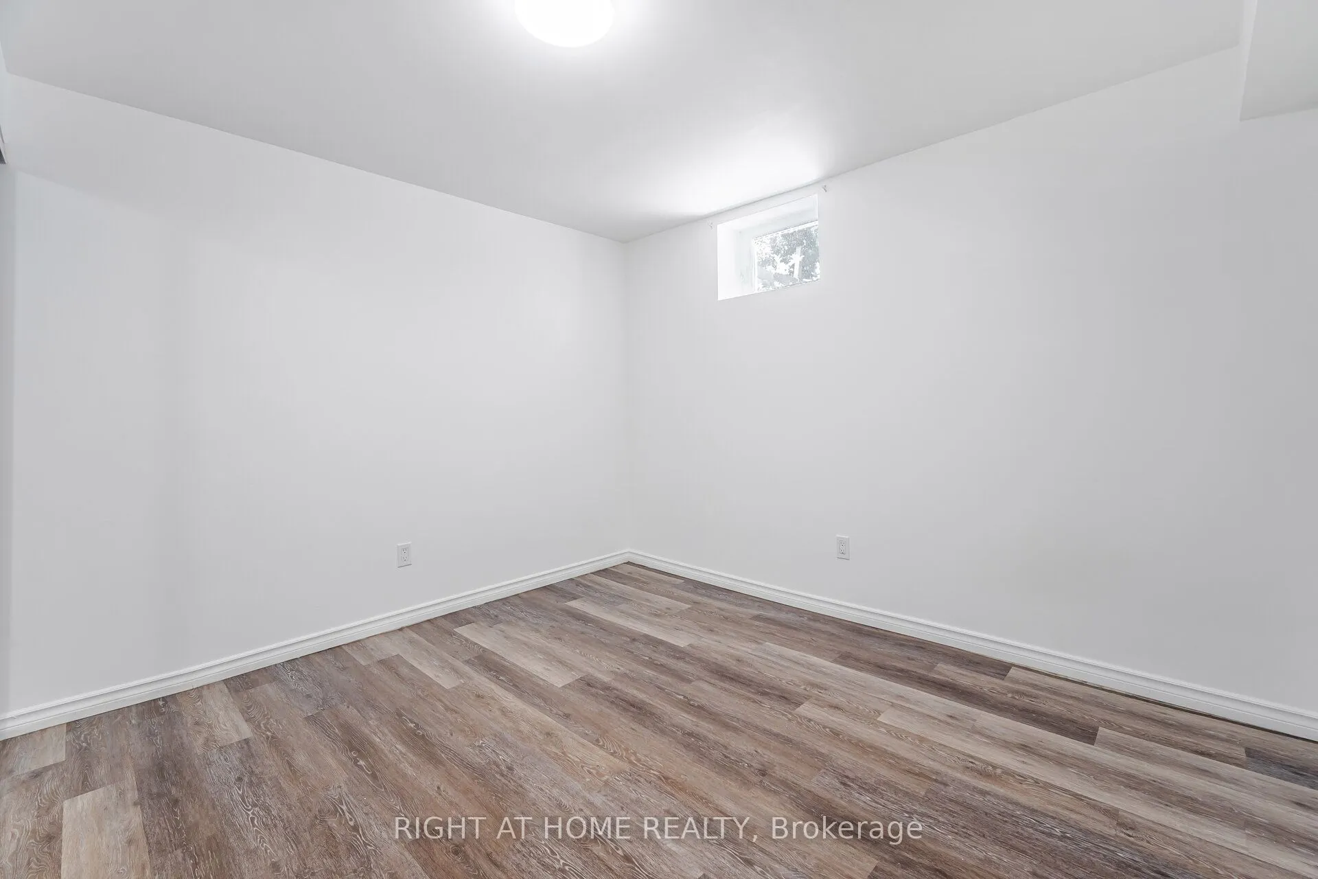 348 Bellamy Road N