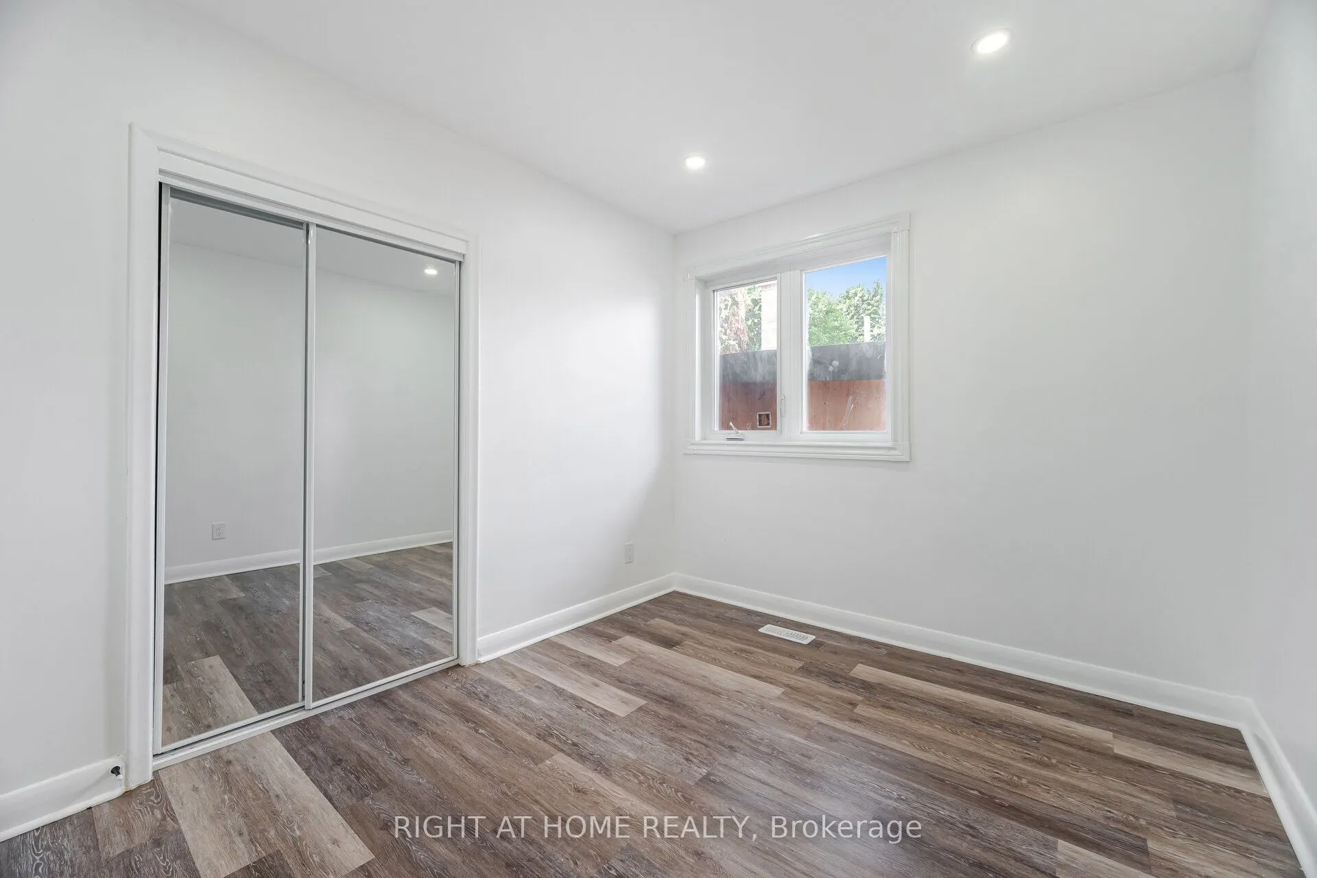 348 Bellamy Road N