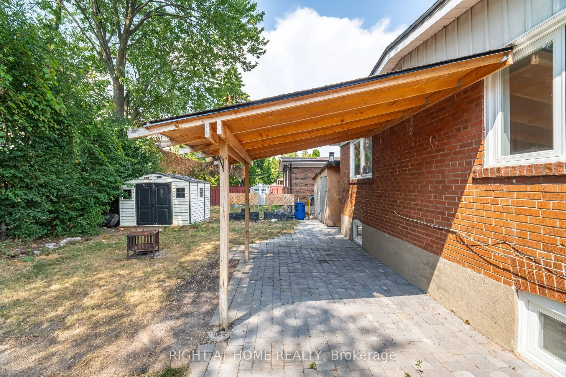 348 Bellamy Road N