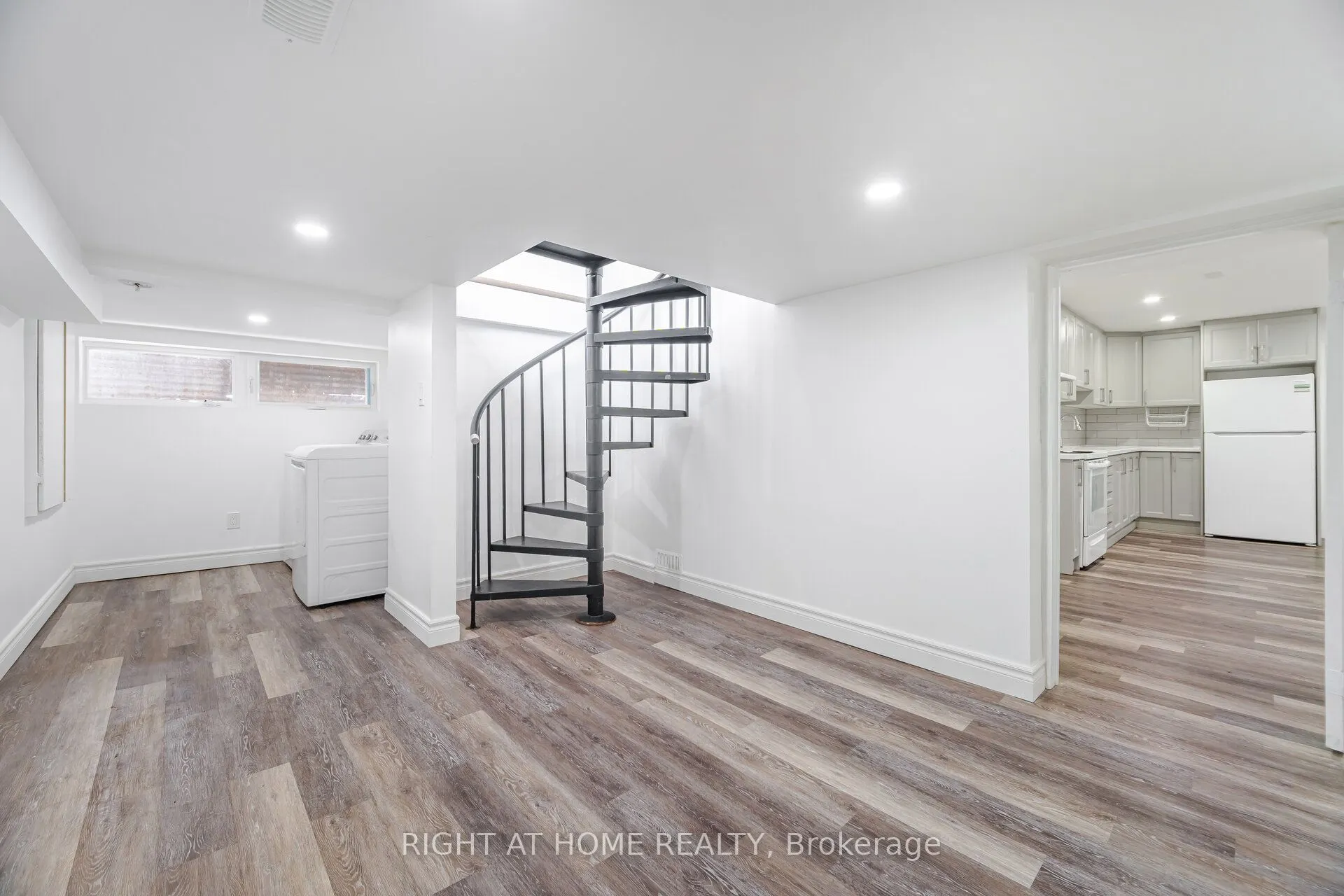 348 Bellamy Road N