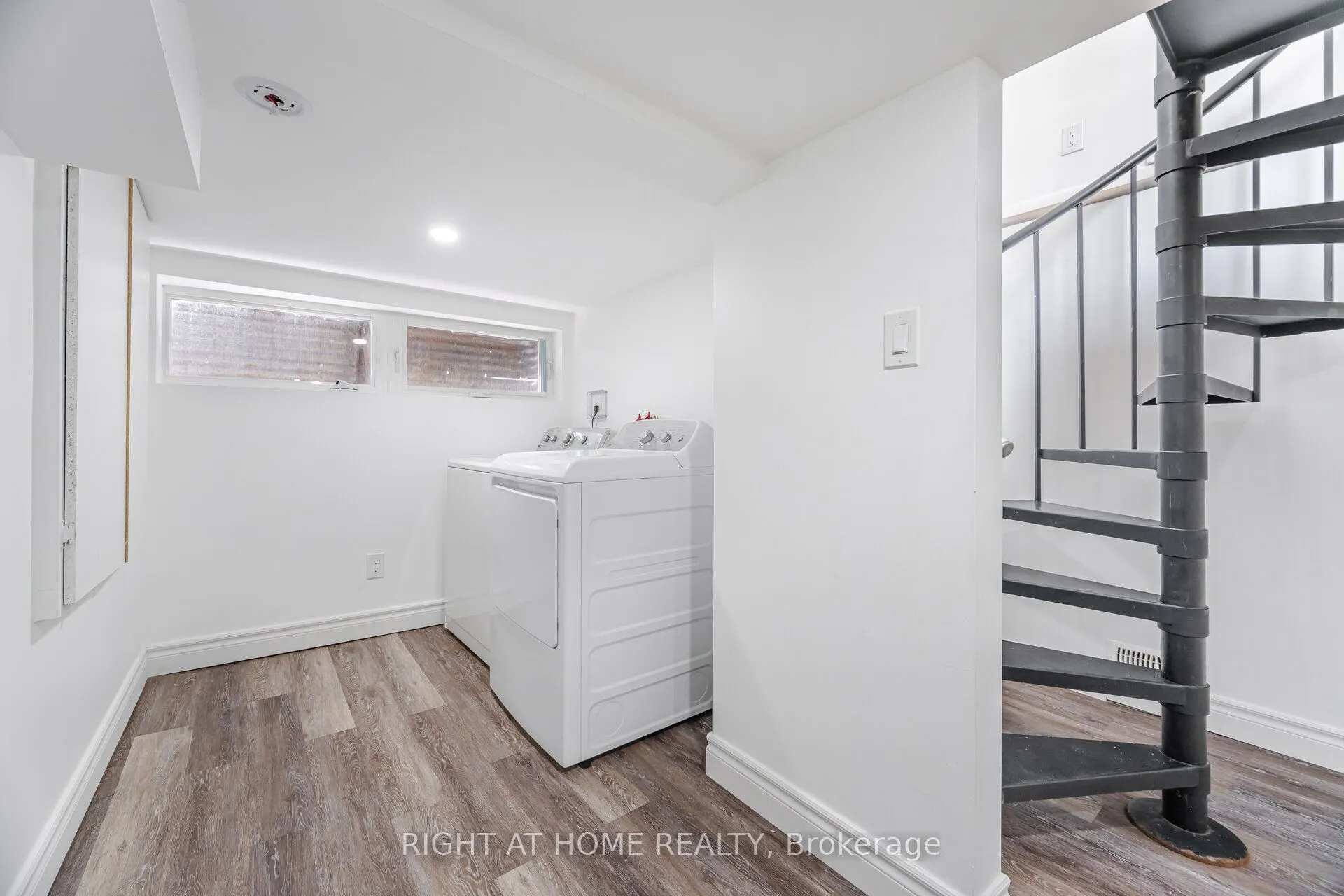 348 Bellamy Road N