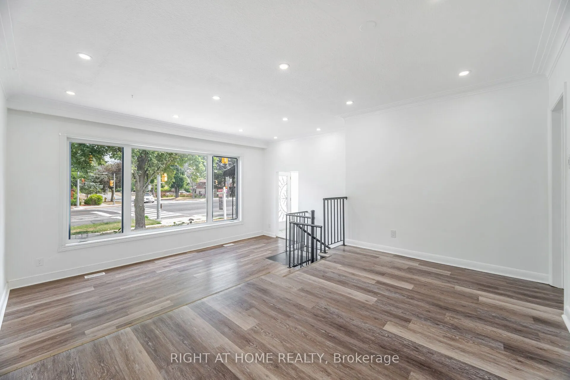 348 Bellamy Road N
