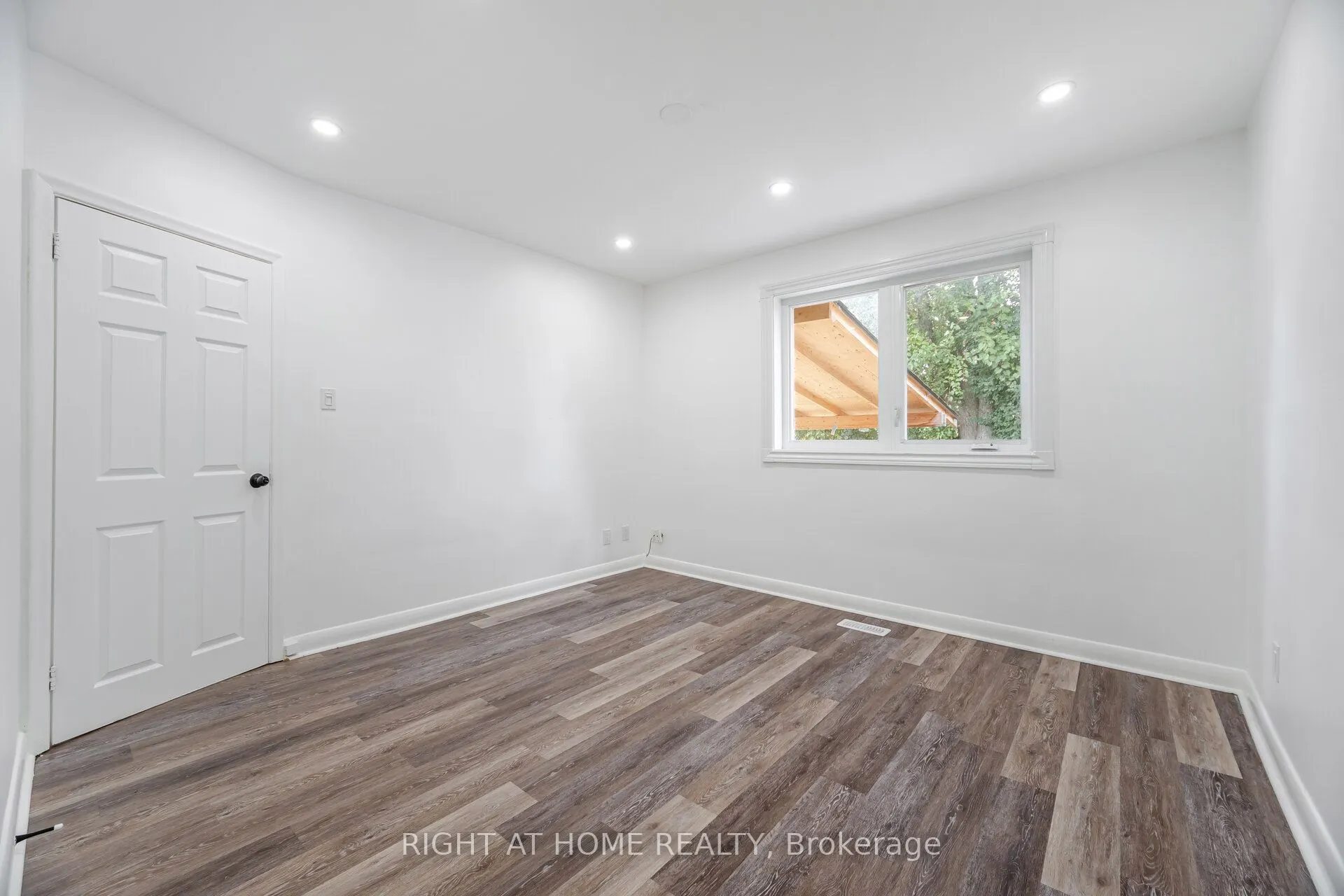 348 Bellamy Road N