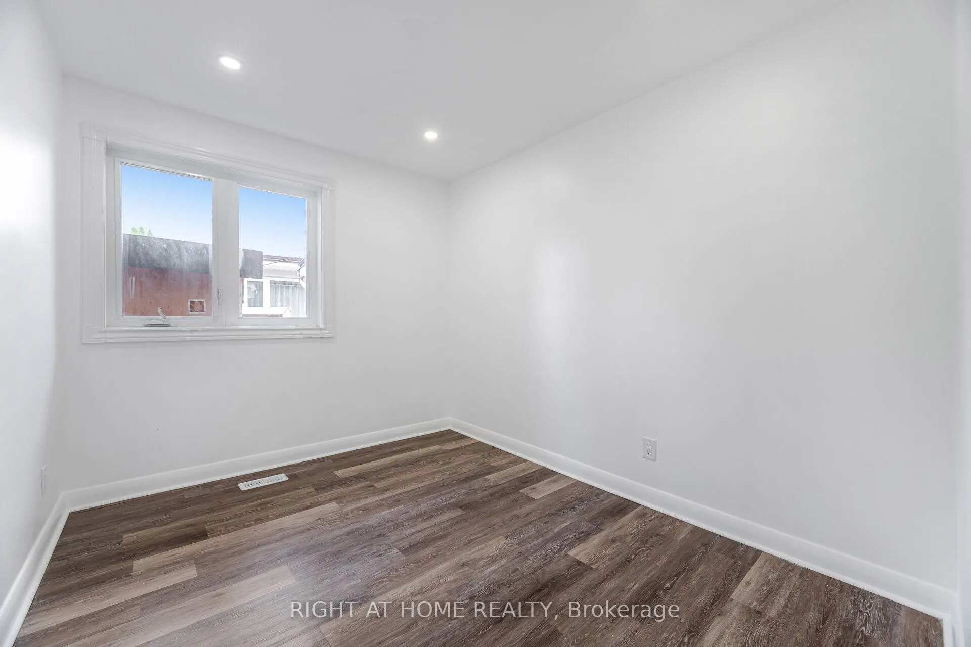 348 Bellamy Road N