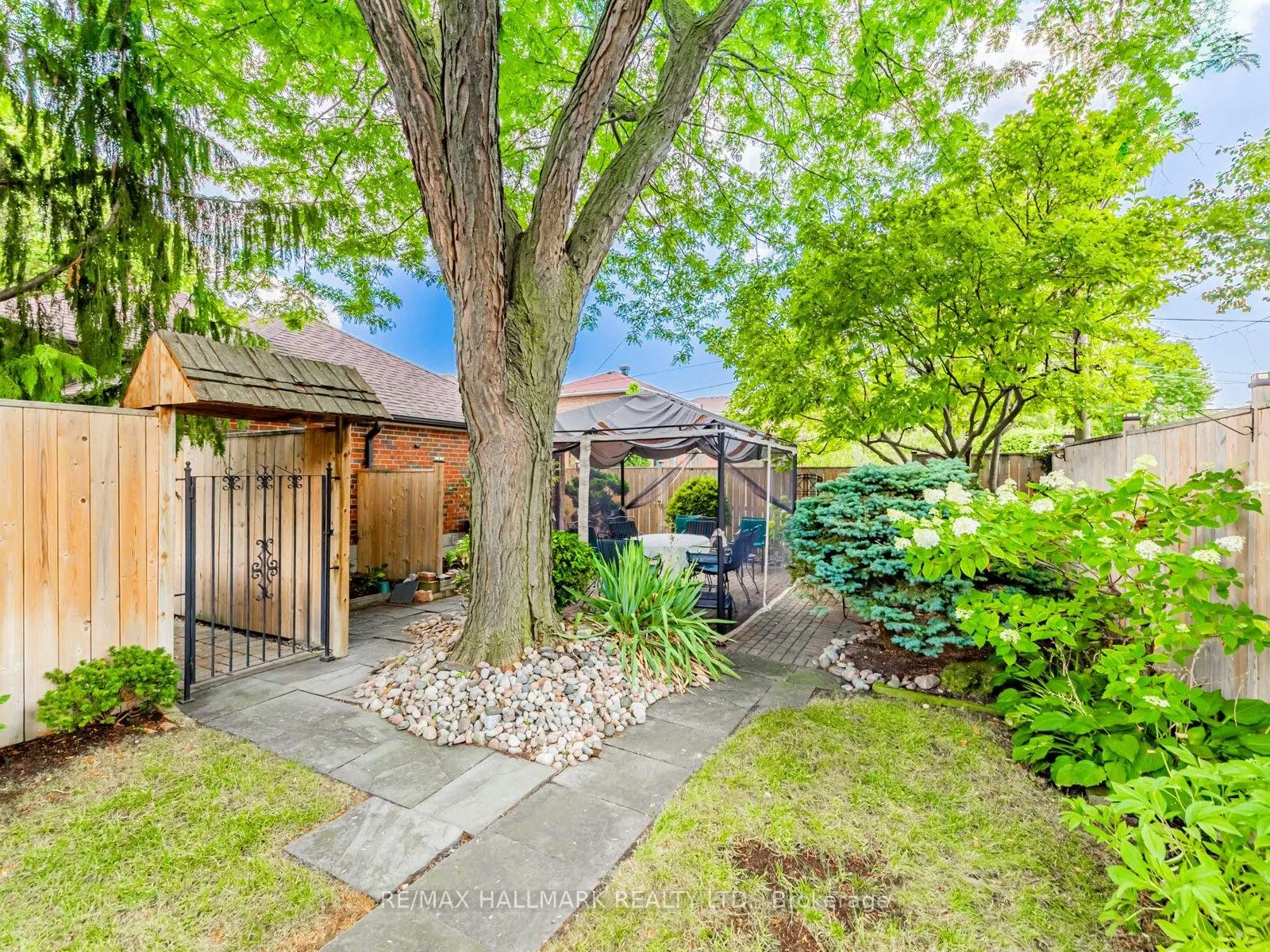 26 Princeway Drive