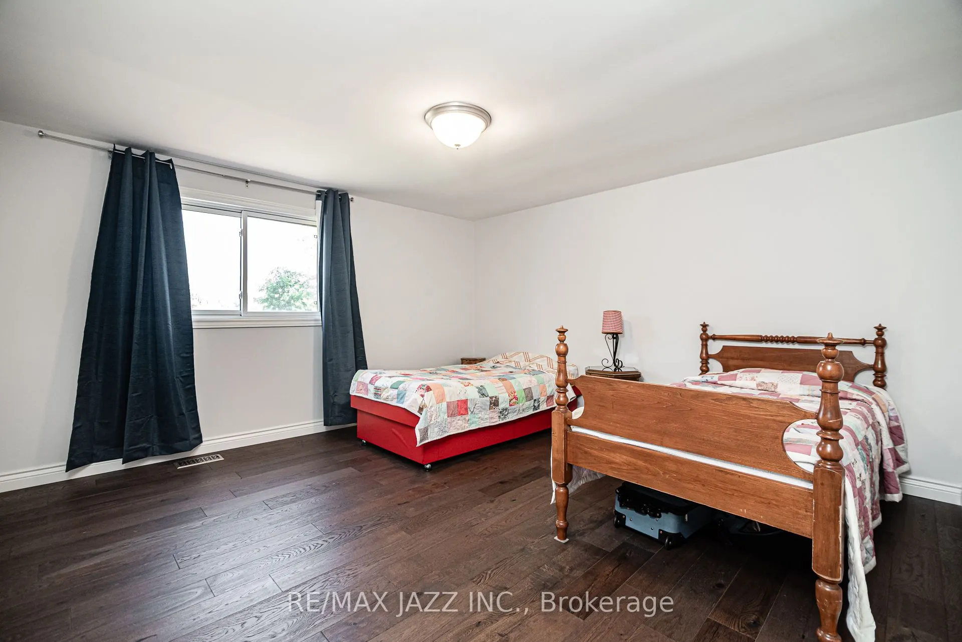 1404 Holt Road