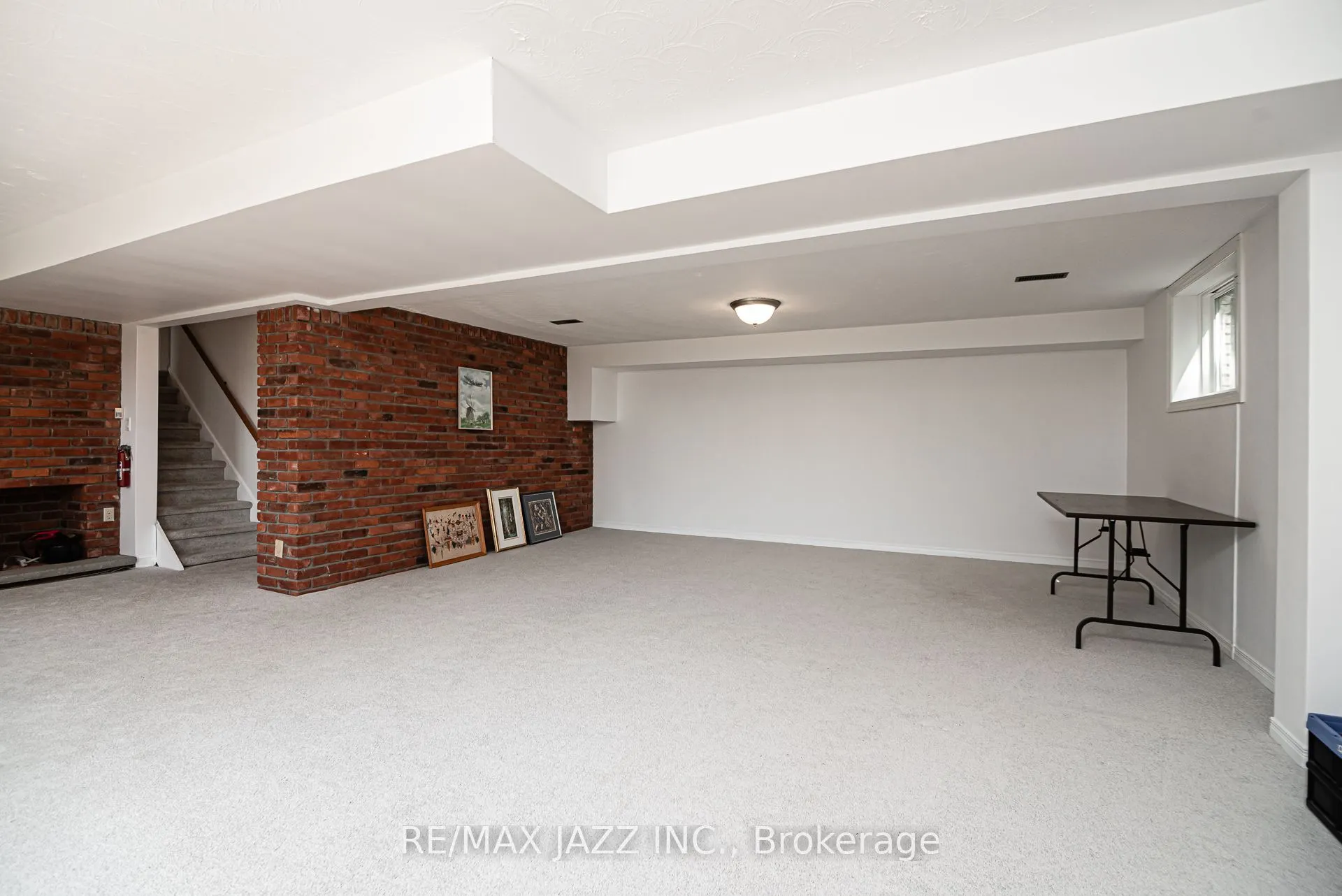 1404 Holt Road