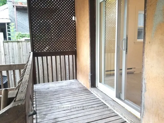 2143 Gerrard Street E, #Main Fl