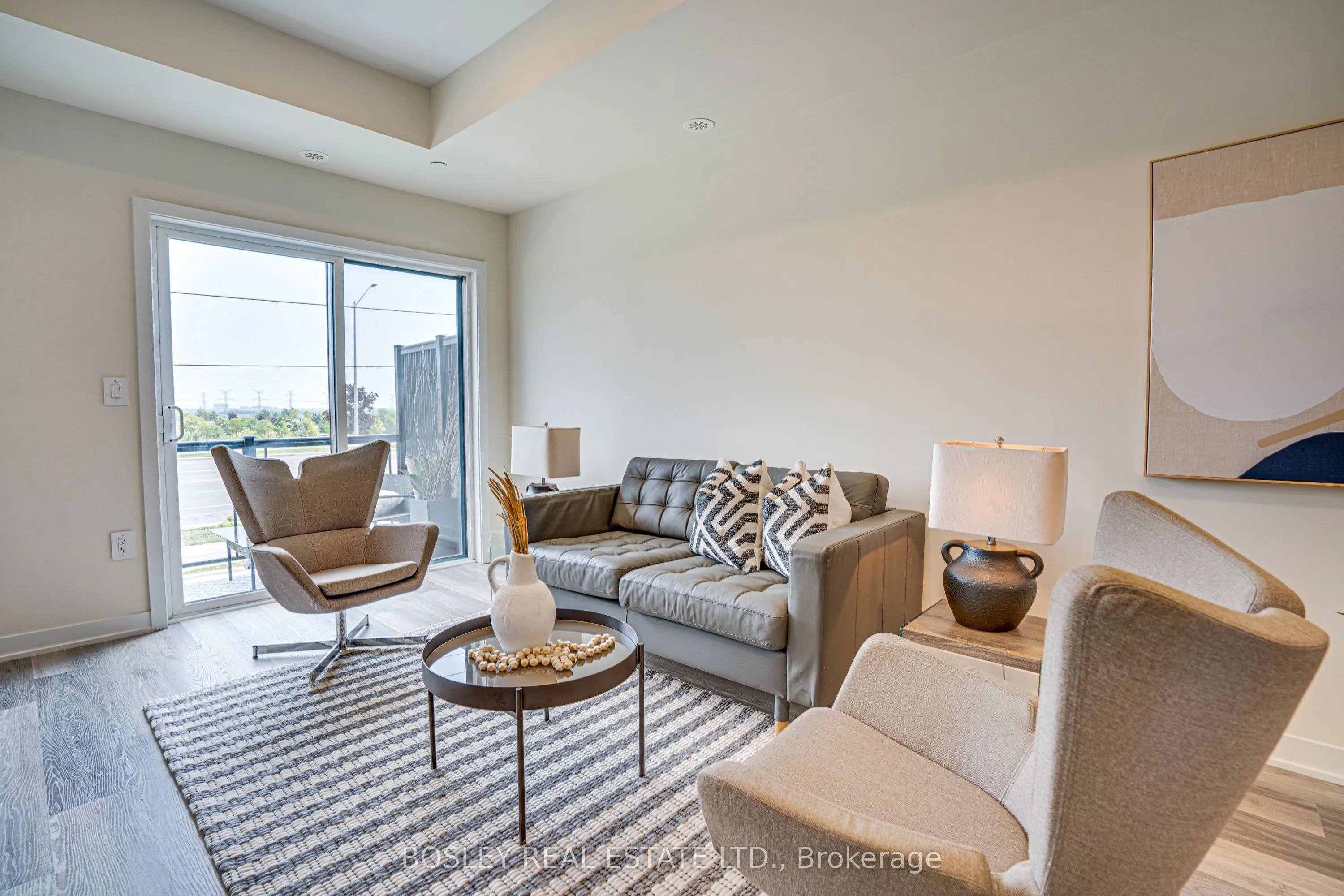 1695 Dersan Street, #206