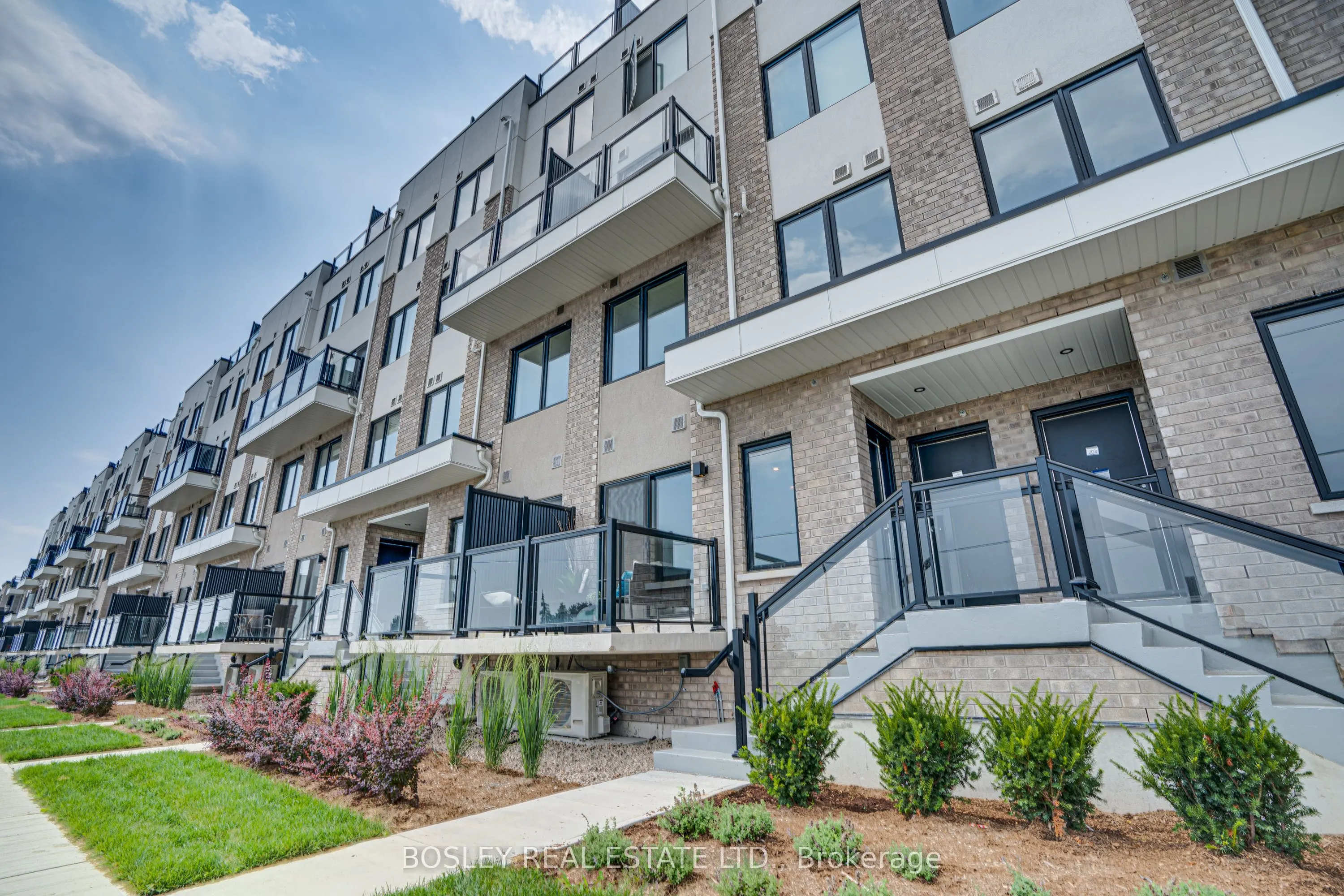 1695 Dersan Street, #206