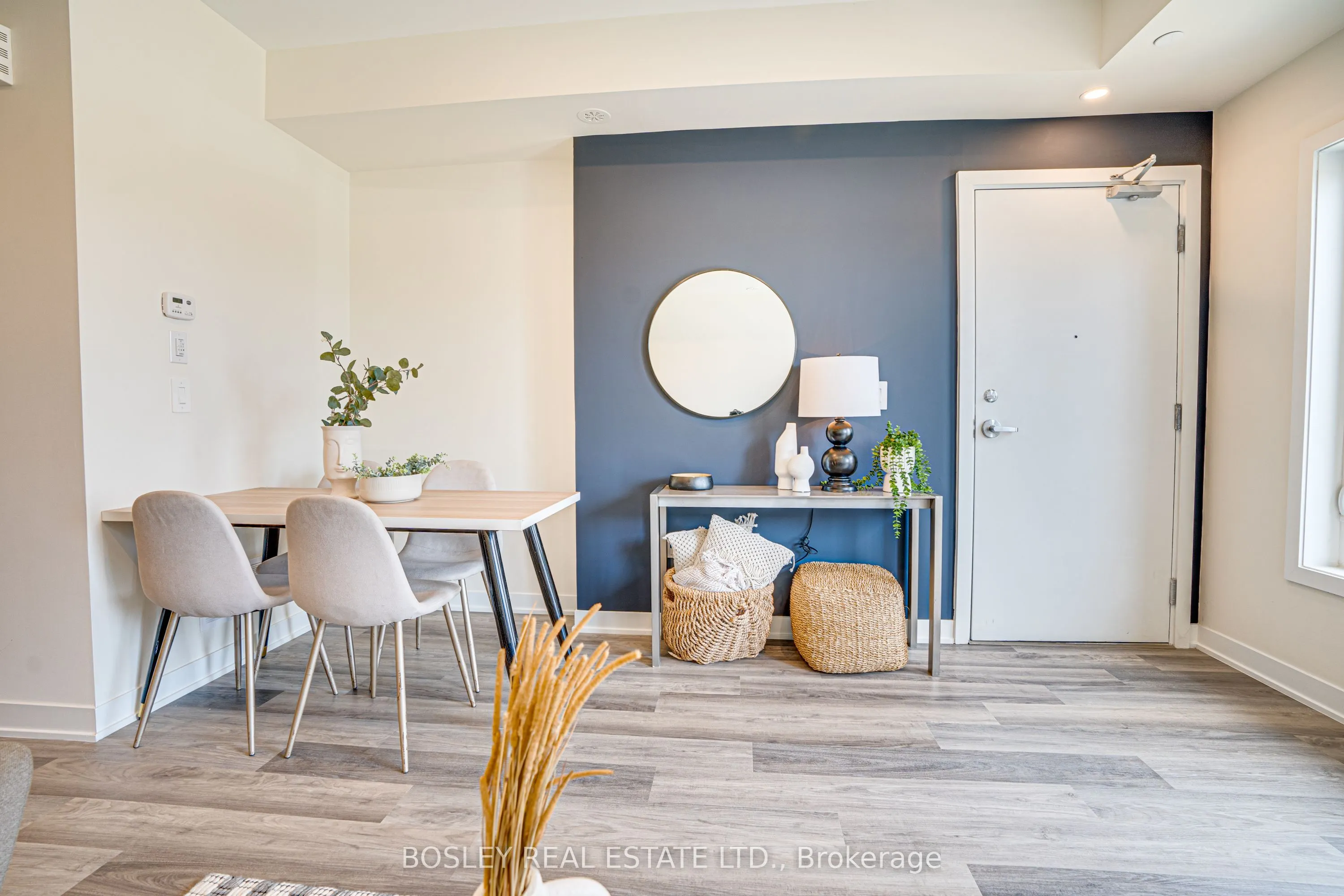 1695 Dersan Street, #206