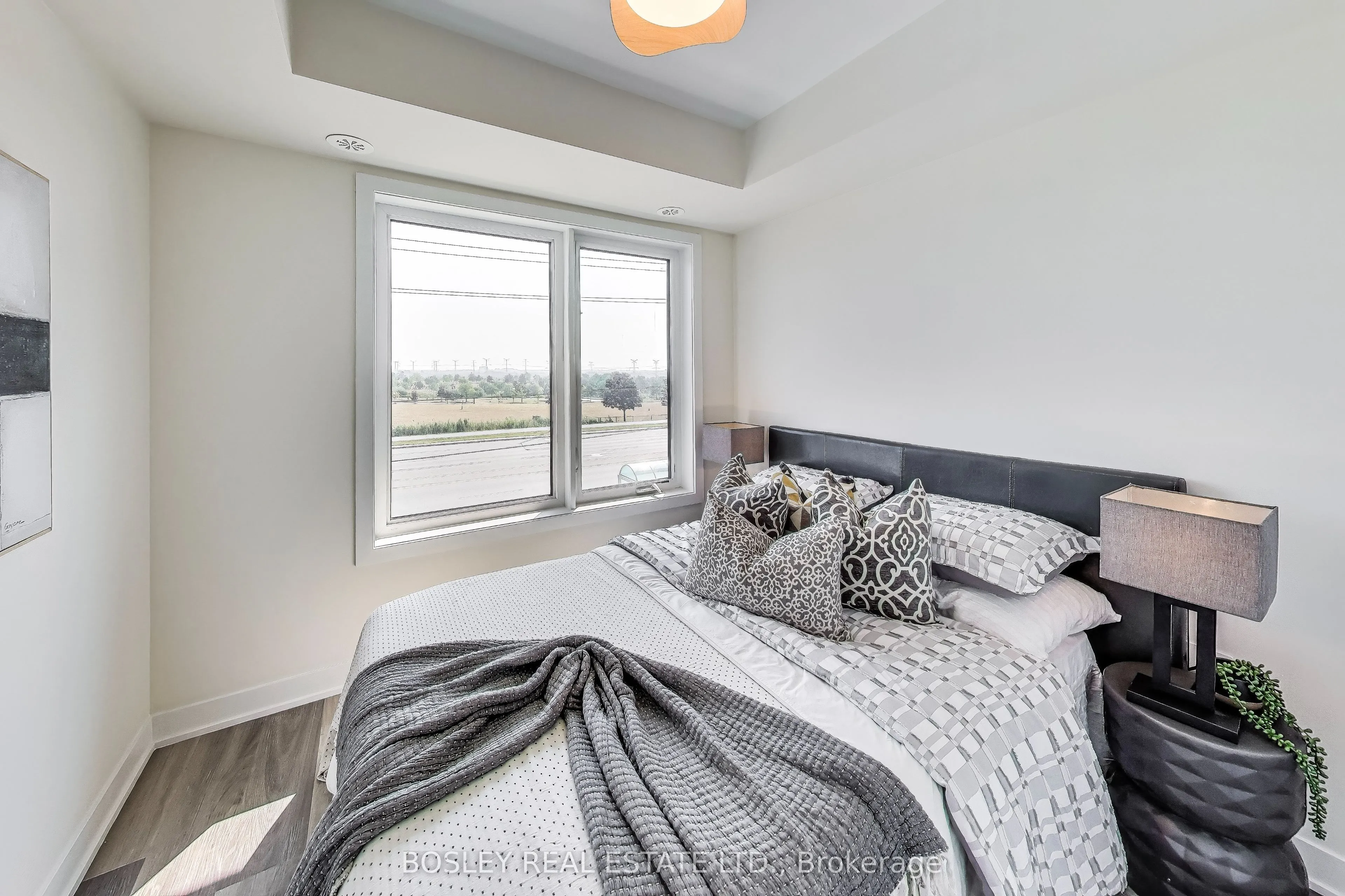 1695 Dersan Street, #206