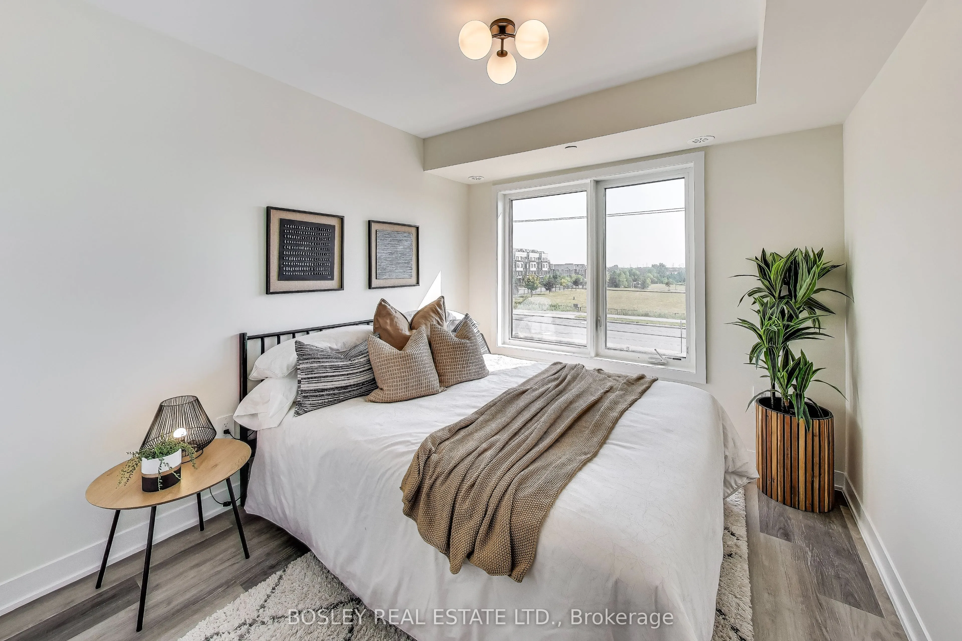 1695 Dersan Street, #206