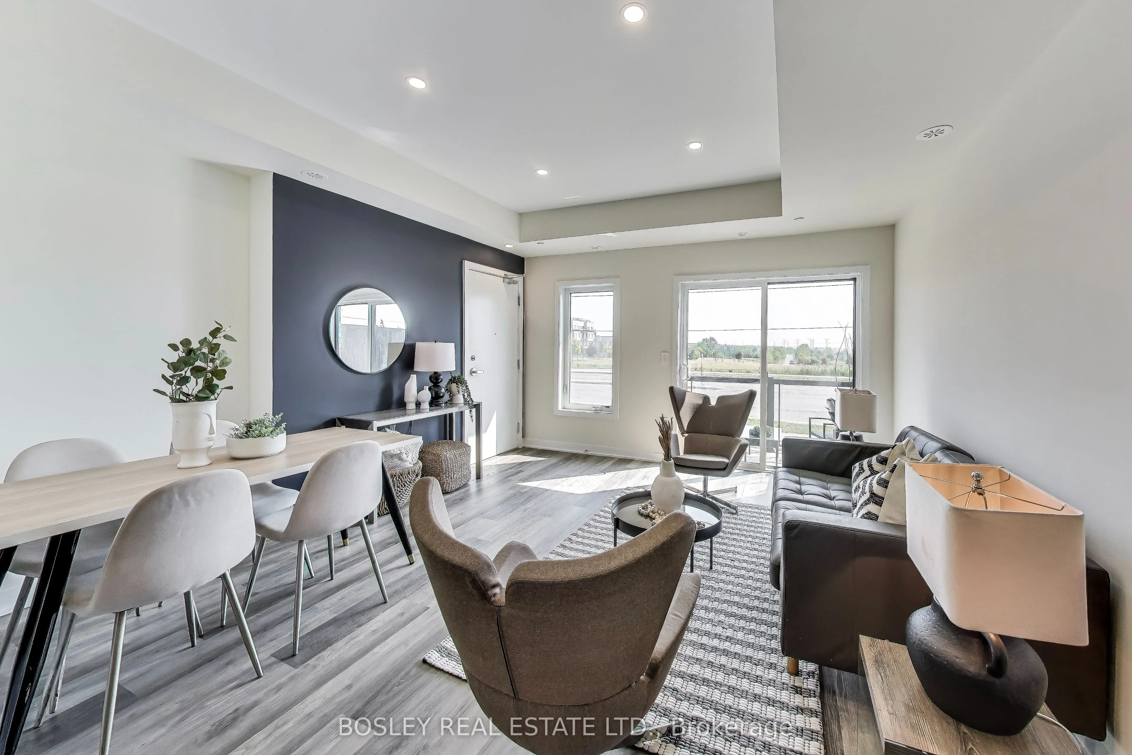 1695 Dersan Street, #206