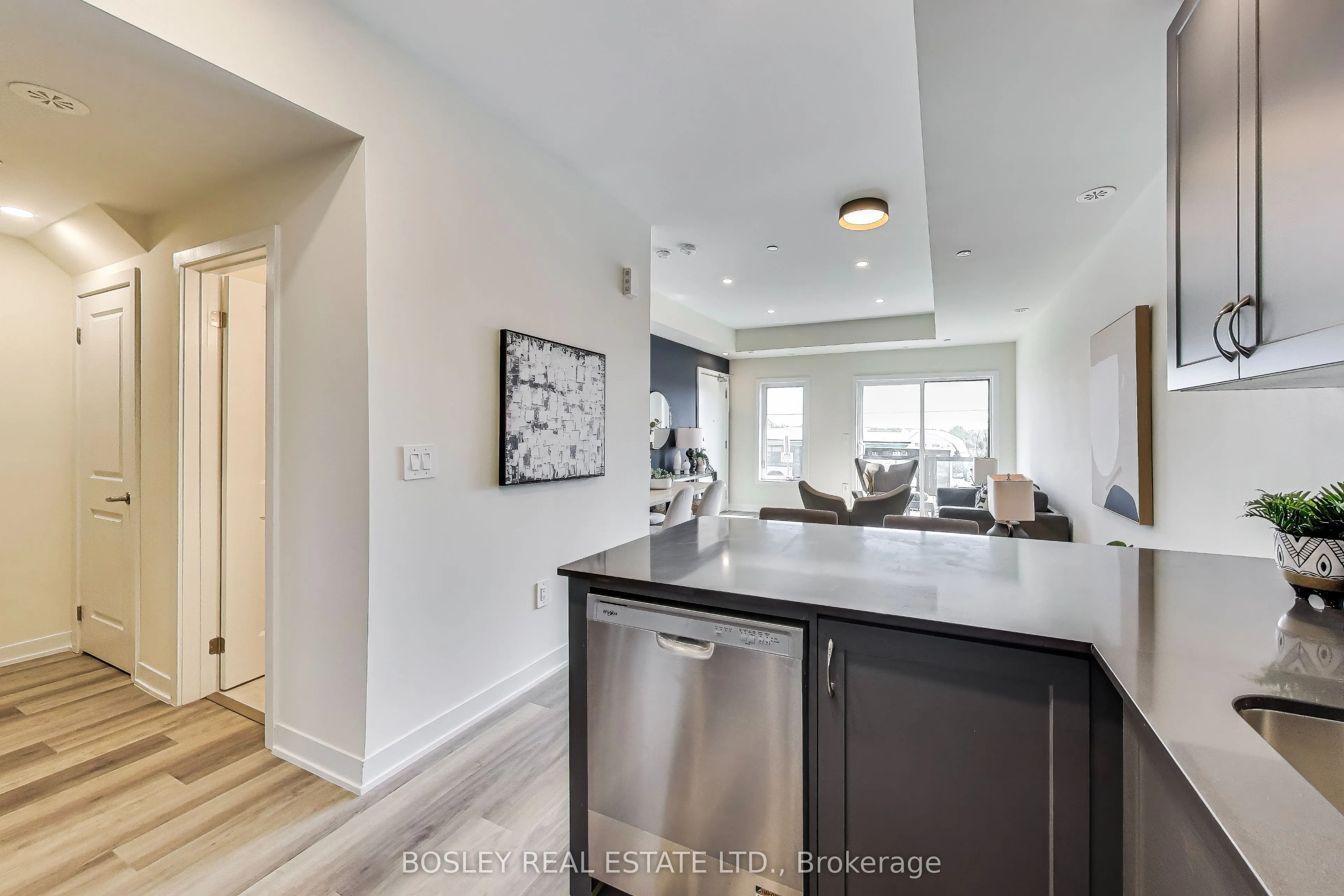 1695 Dersan Street, #206