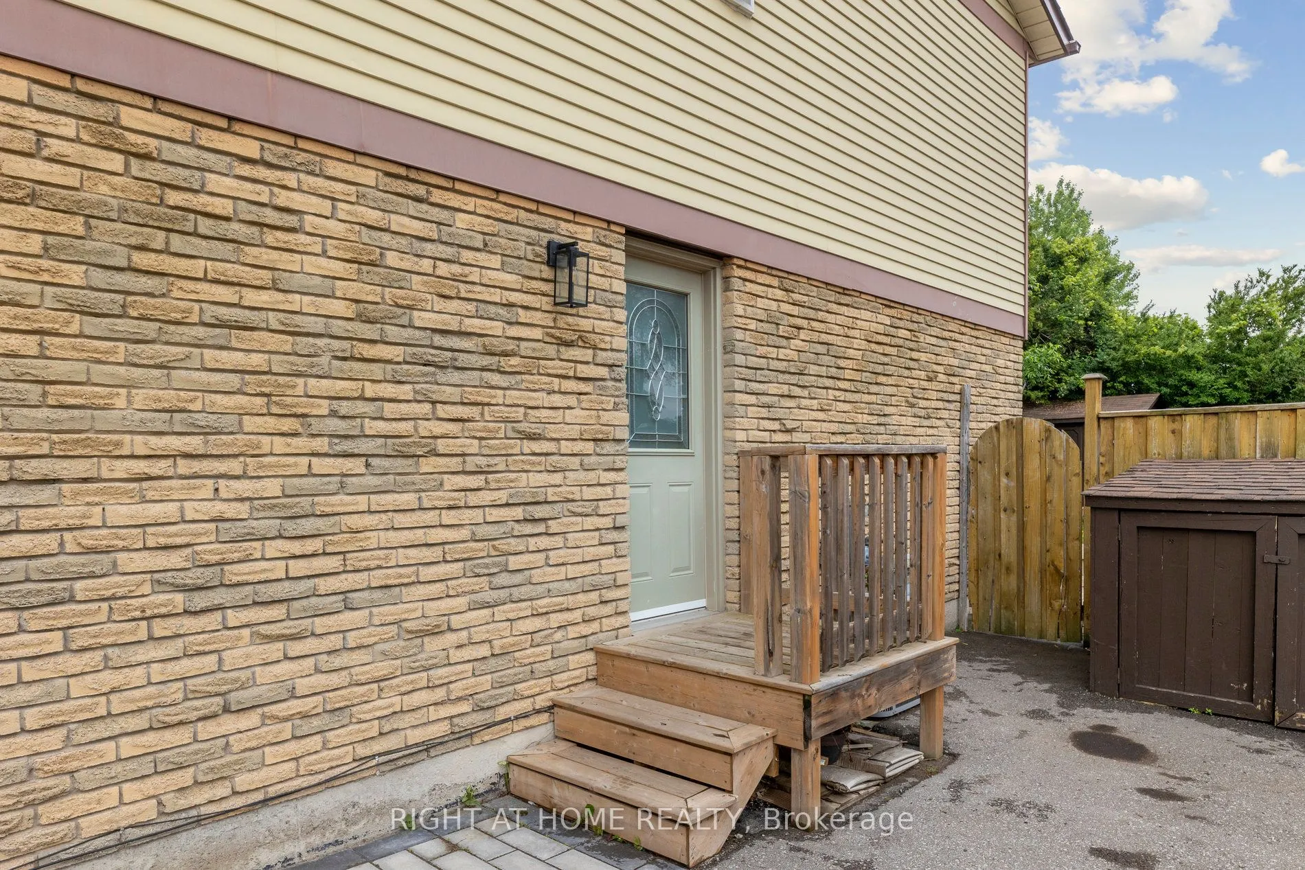 1183 Southdale Avenue