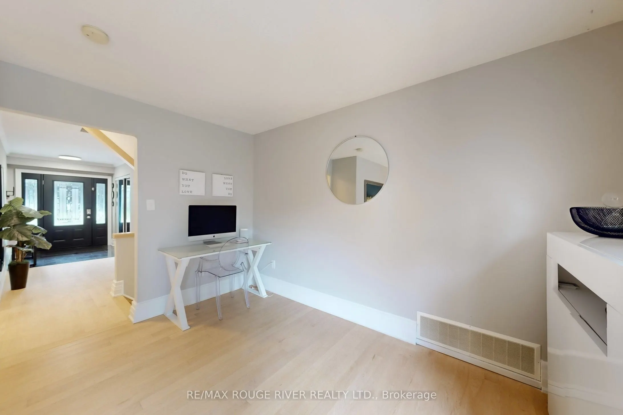 1773 Bronte Square