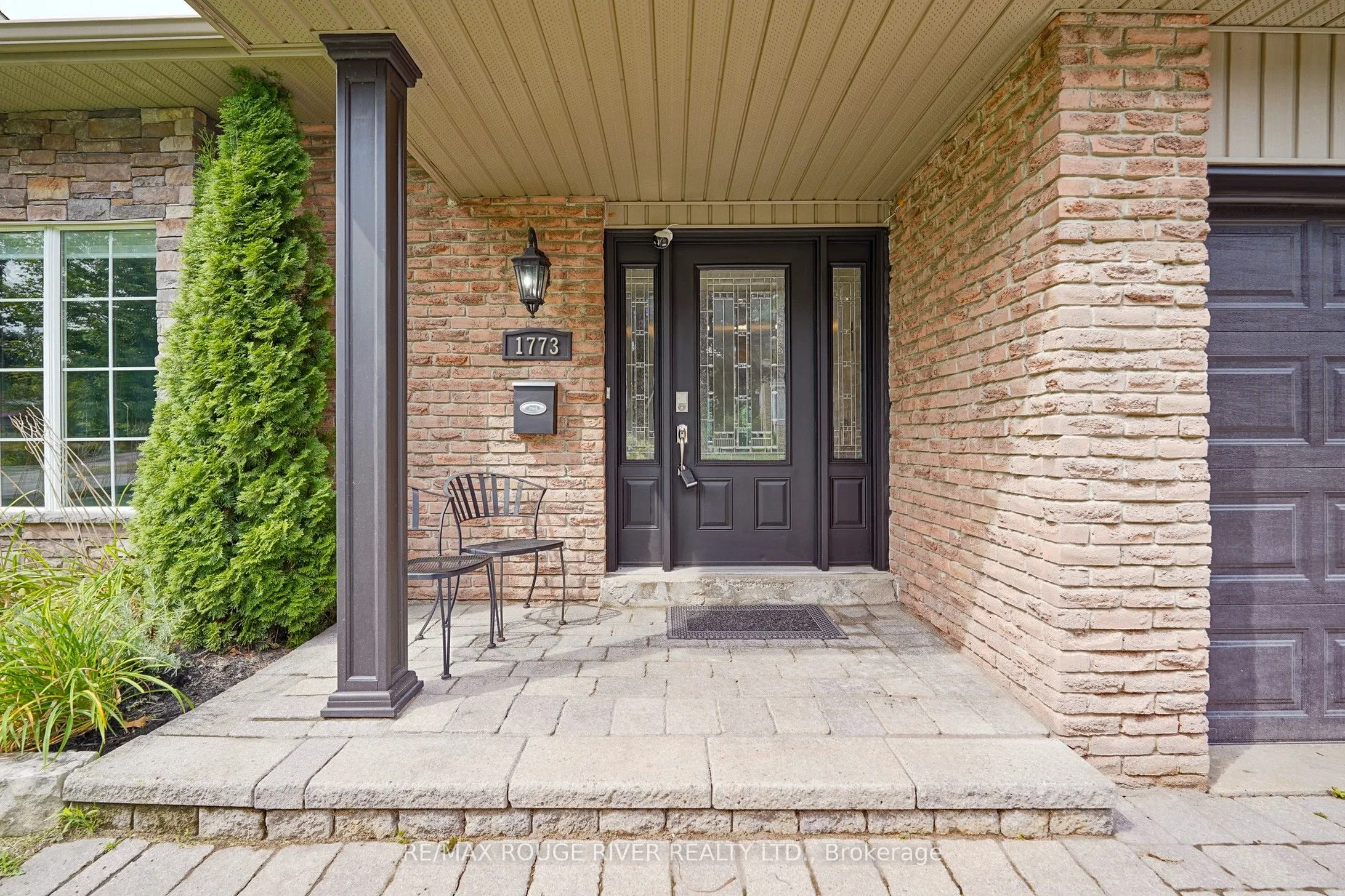 1773 Bronte Square