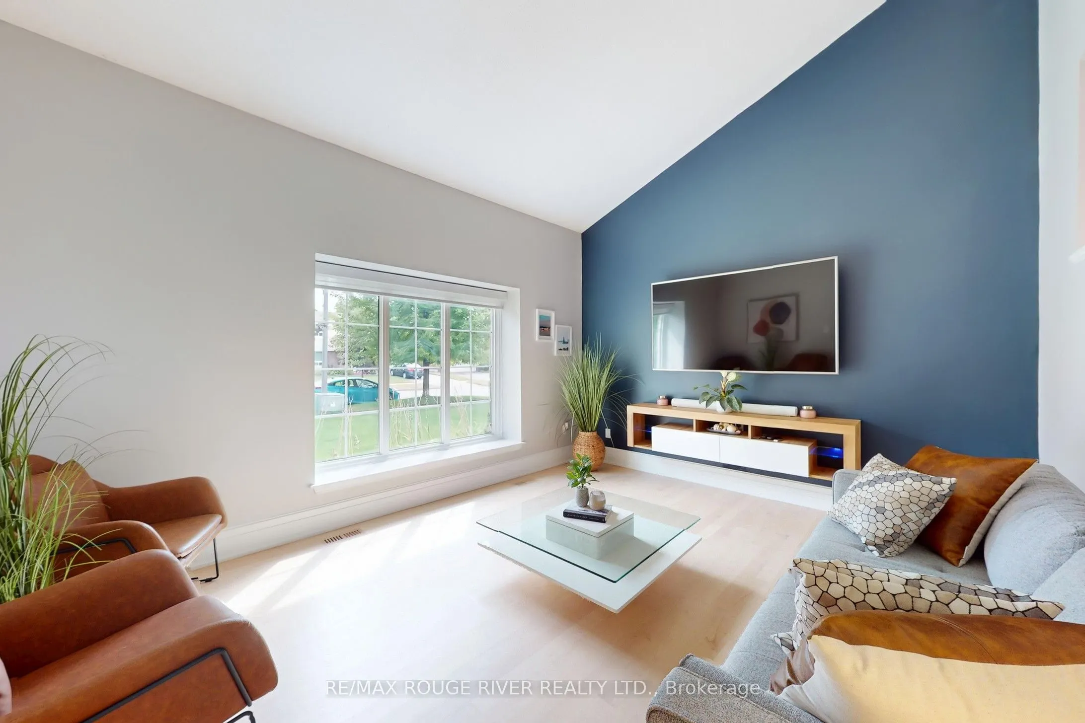 1773 Bronte Square