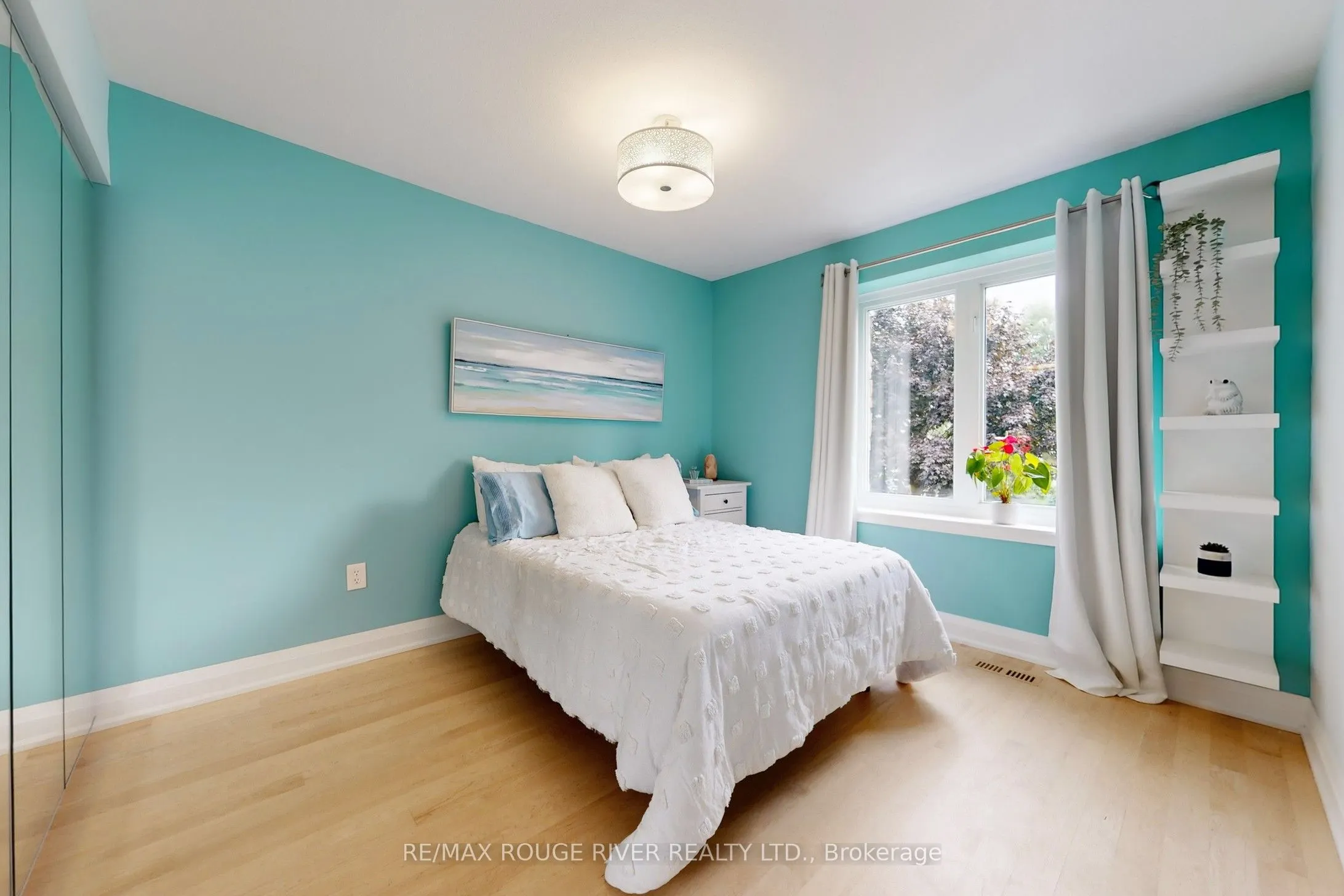 1773 Bronte Square