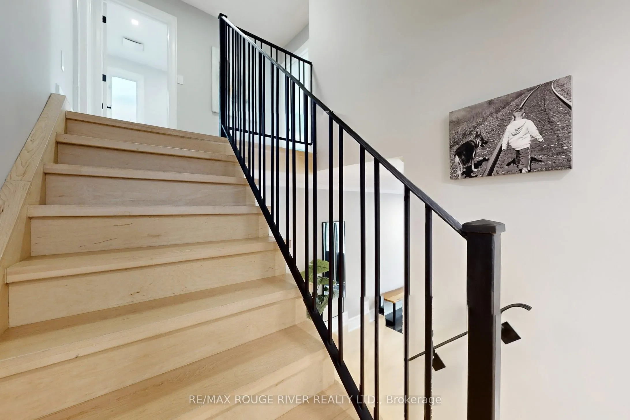 1773 Bronte Square