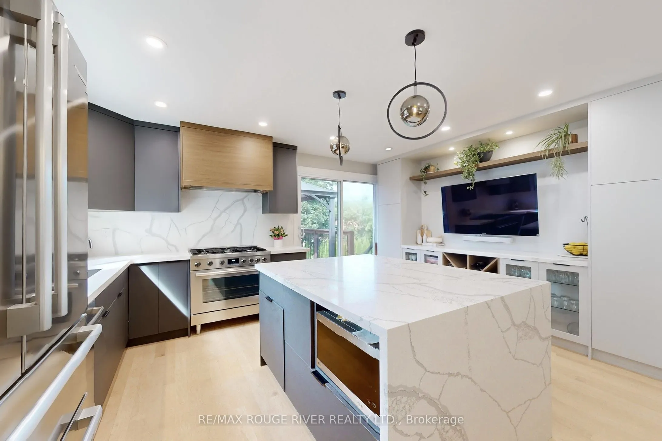 1773 Bronte Square